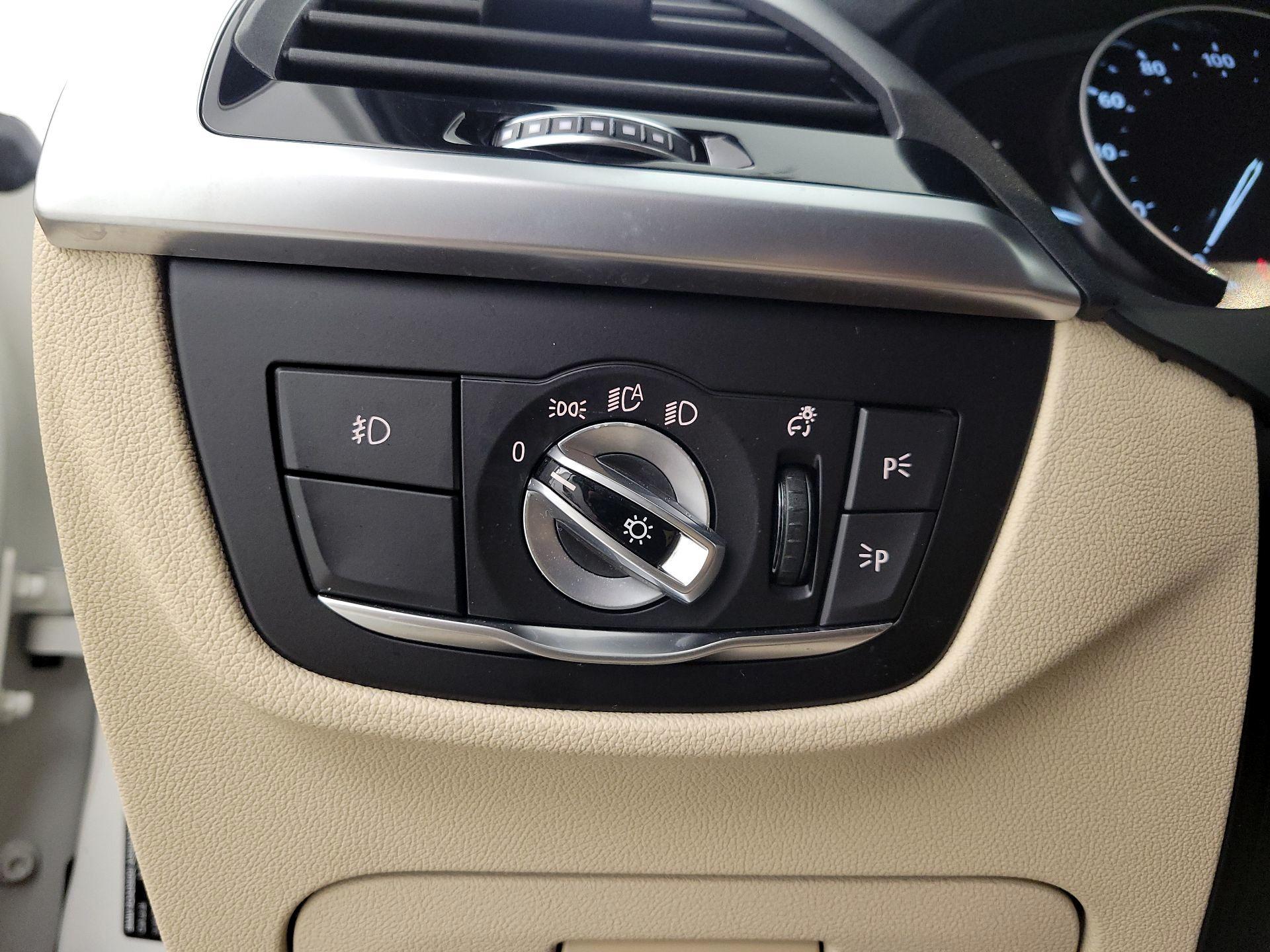 Thumbnail: 2021 BMW X3 - 13
