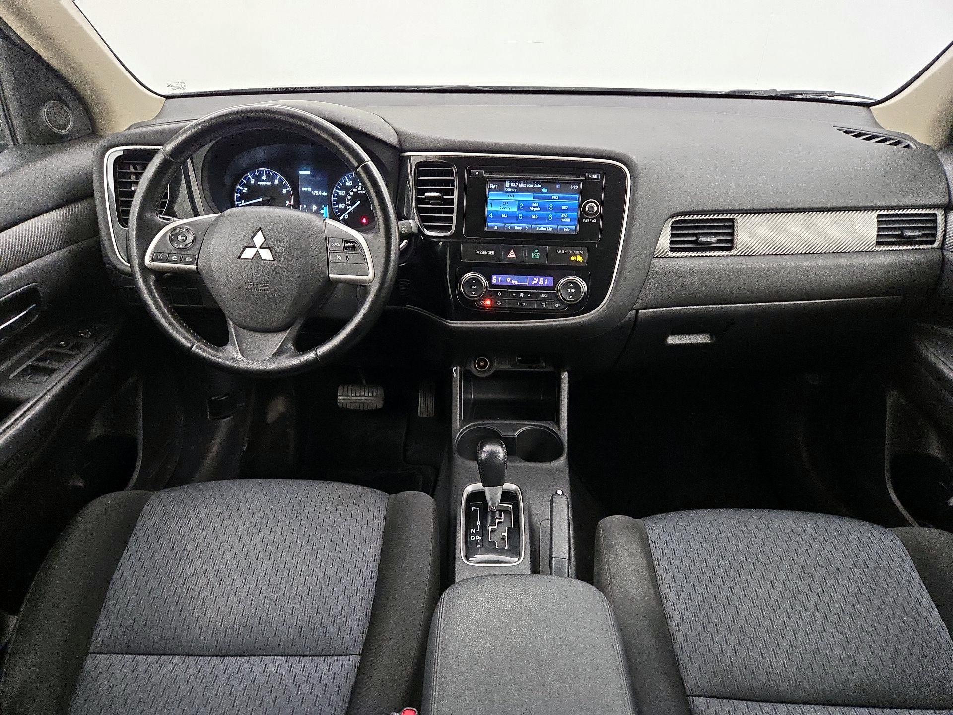 Thumbnail: 2014 Mitsubishi Outlander - 9