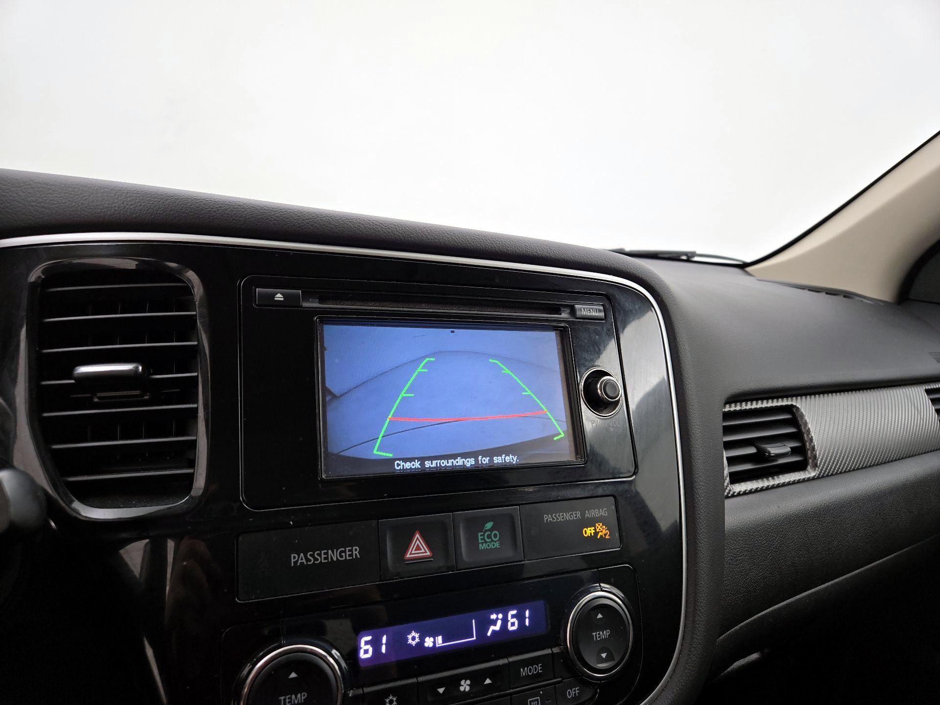 Thumbnail: 2014 Mitsubishi Outlander - 14