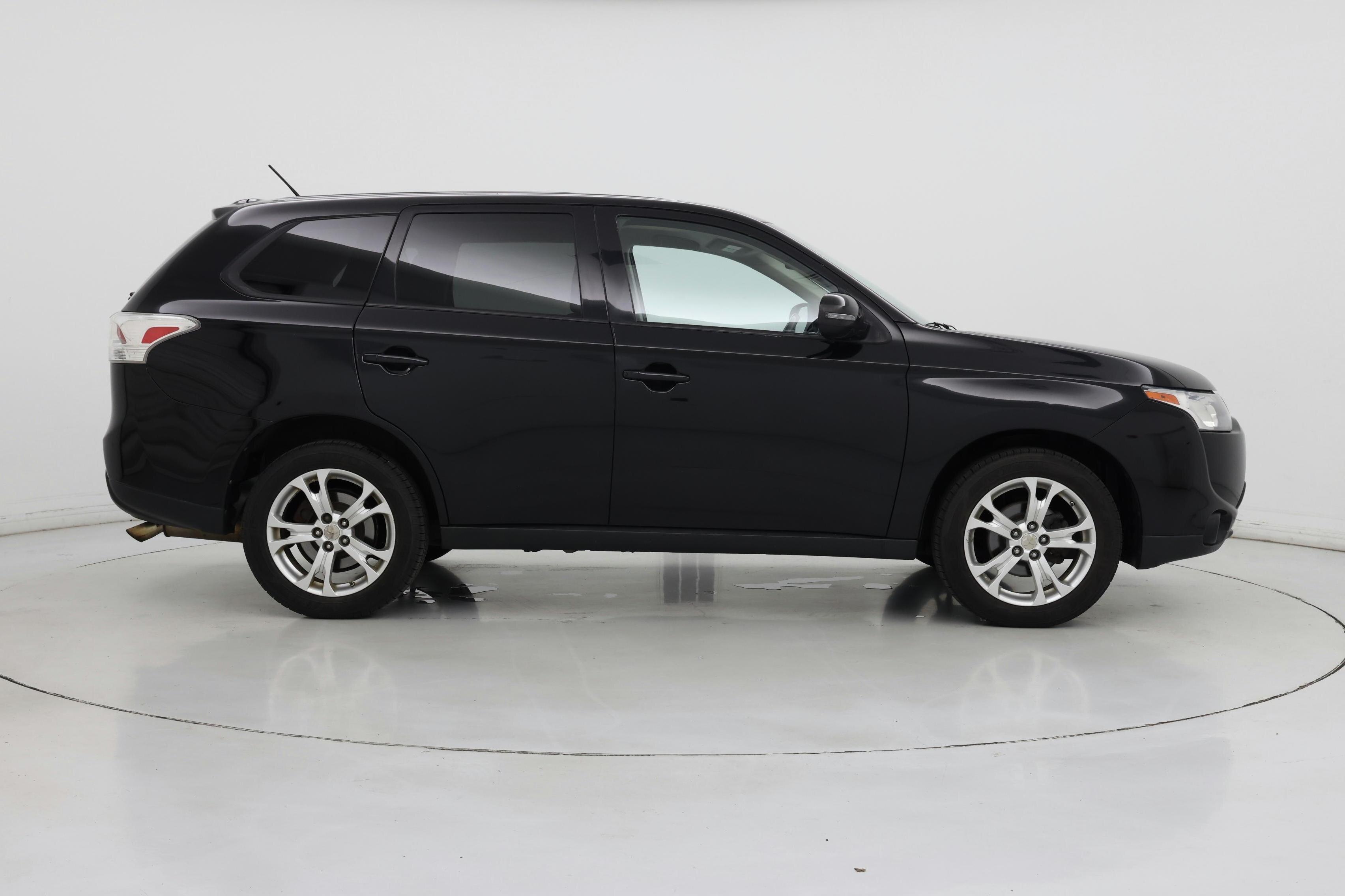 Thumbnail: 2014 Mitsubishi Outlander - 7