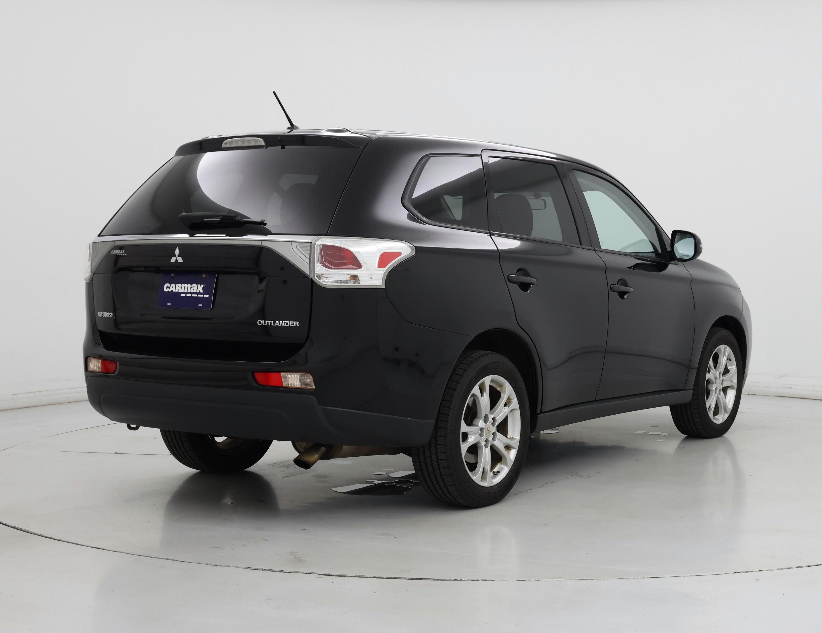 Thumbnail: 2014 Mitsubishi Outlander - 8
