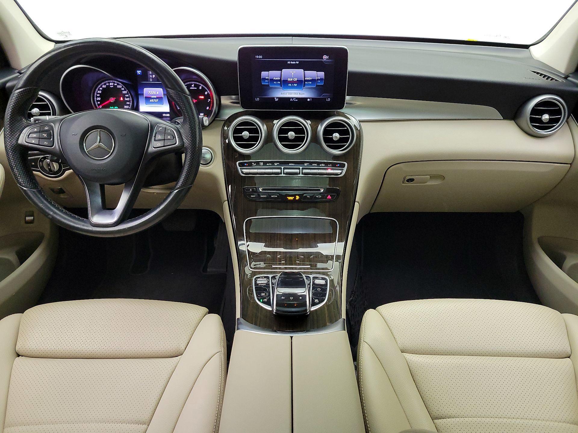 Thumbnail: 2016 Mercedes-Benz GLC - 9