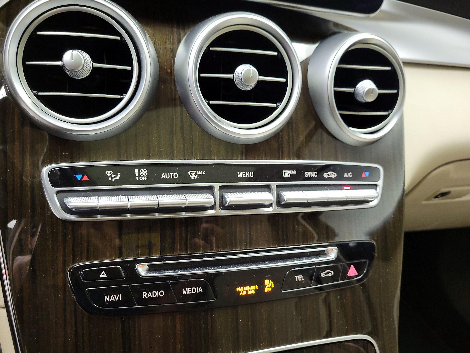 Thumbnail: 2016 Mercedes-Benz GLC - 16