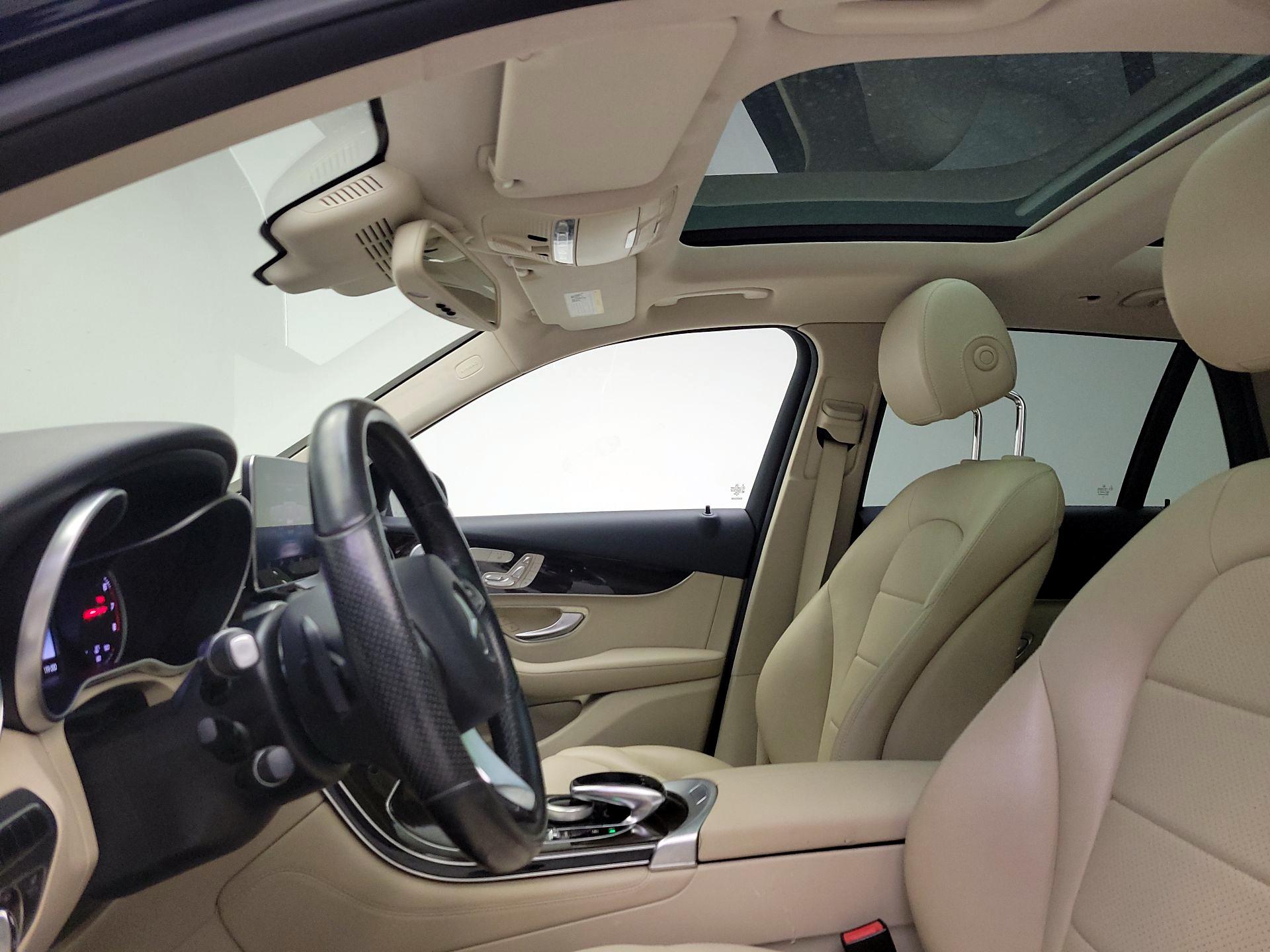 Thumbnail: 2016 Mercedes-Benz GLC - 18