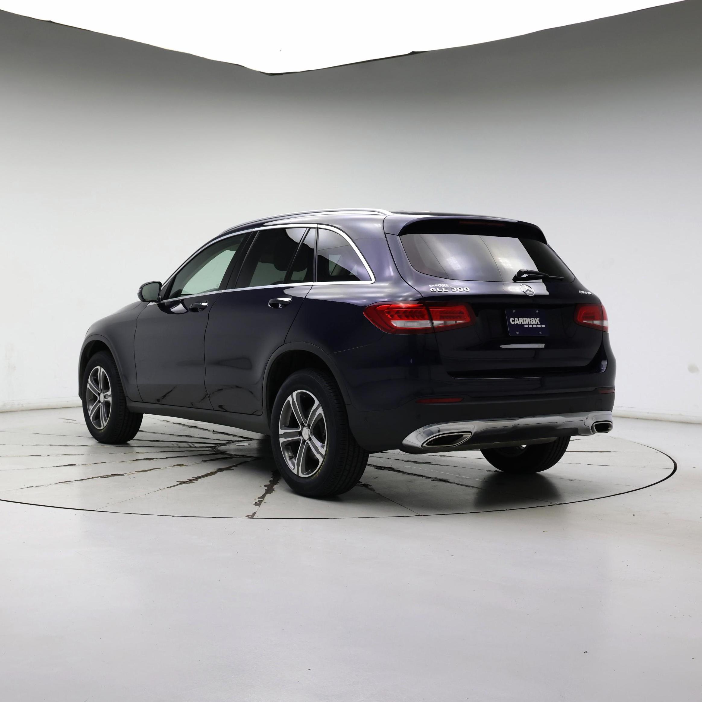 Thumbnail: 2016 Mercedes-Benz GLC - 2