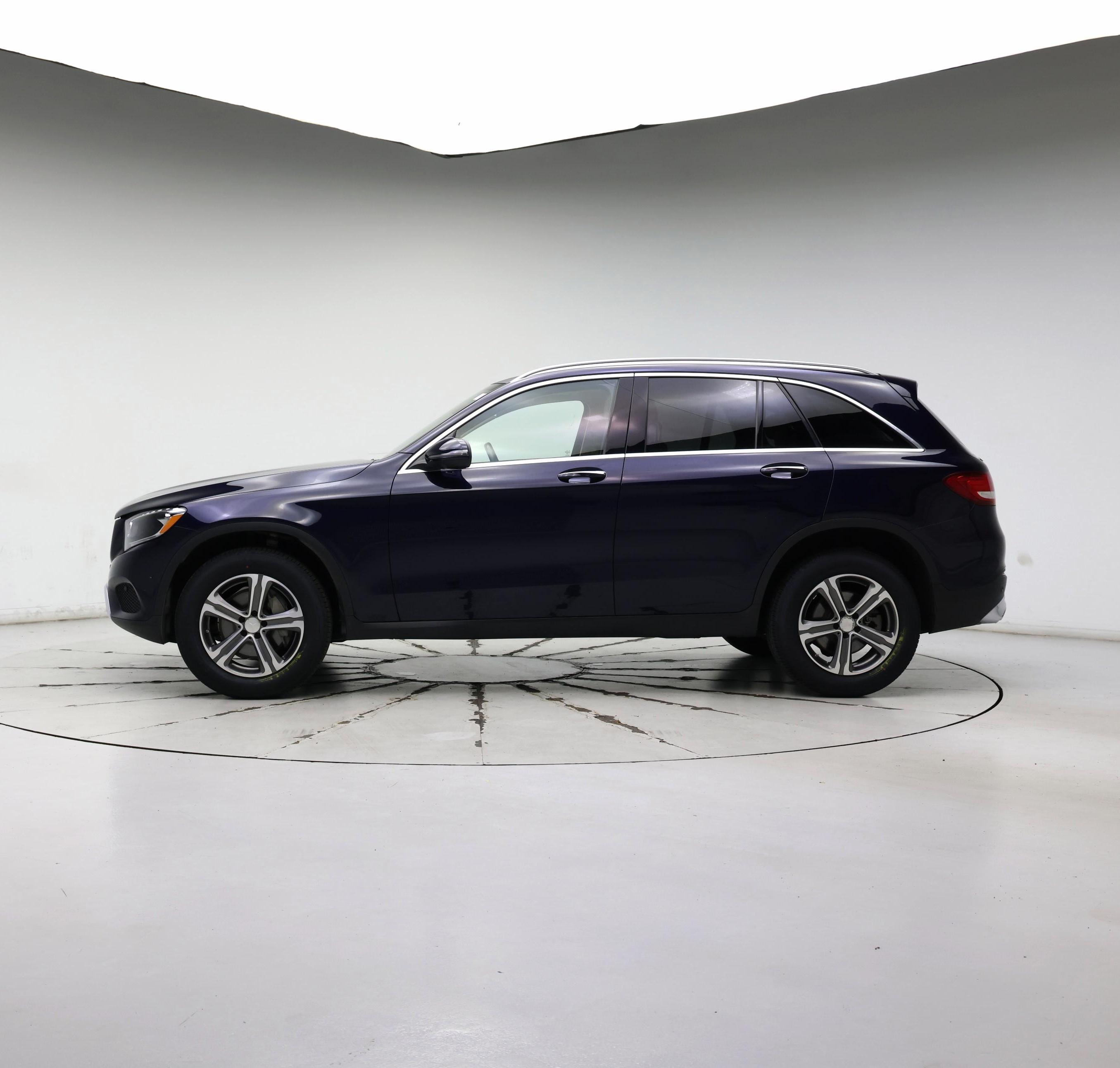 Thumbnail: 2016 Mercedes-Benz GLC - 3