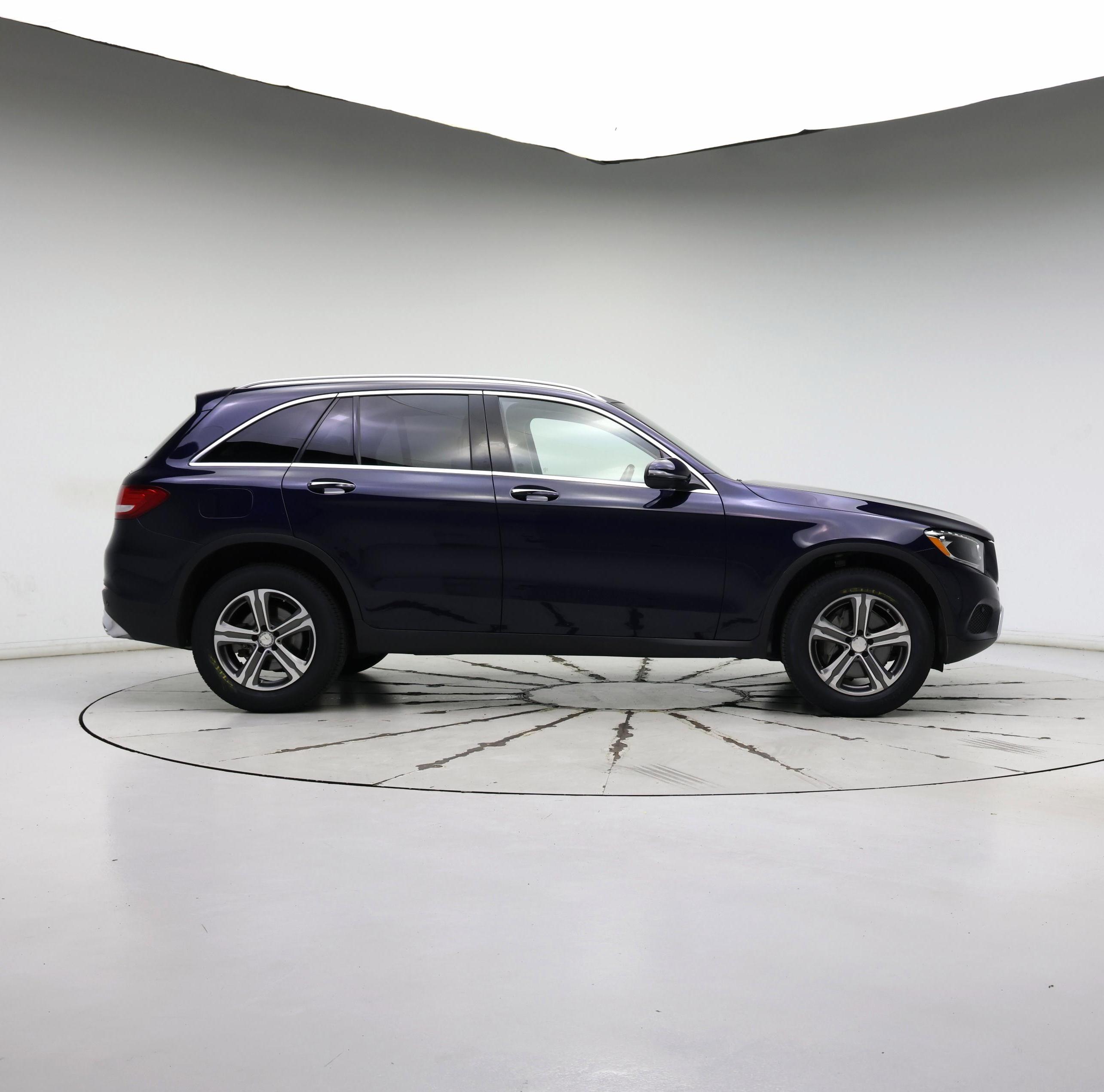 Thumbnail: 2016 Mercedes-Benz GLC - 7