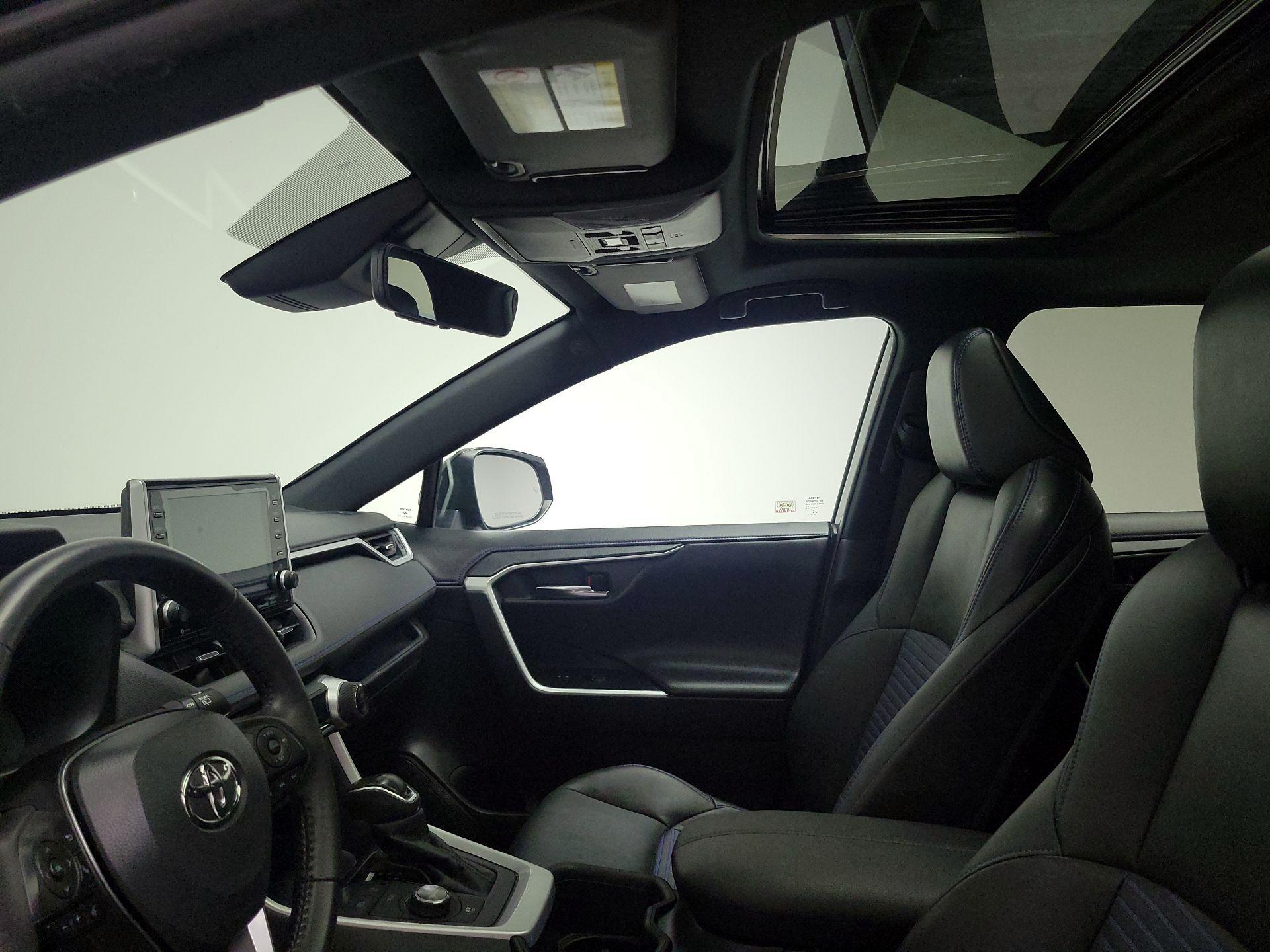 Thumbnail: 2022 Toyota RAV4 - 19