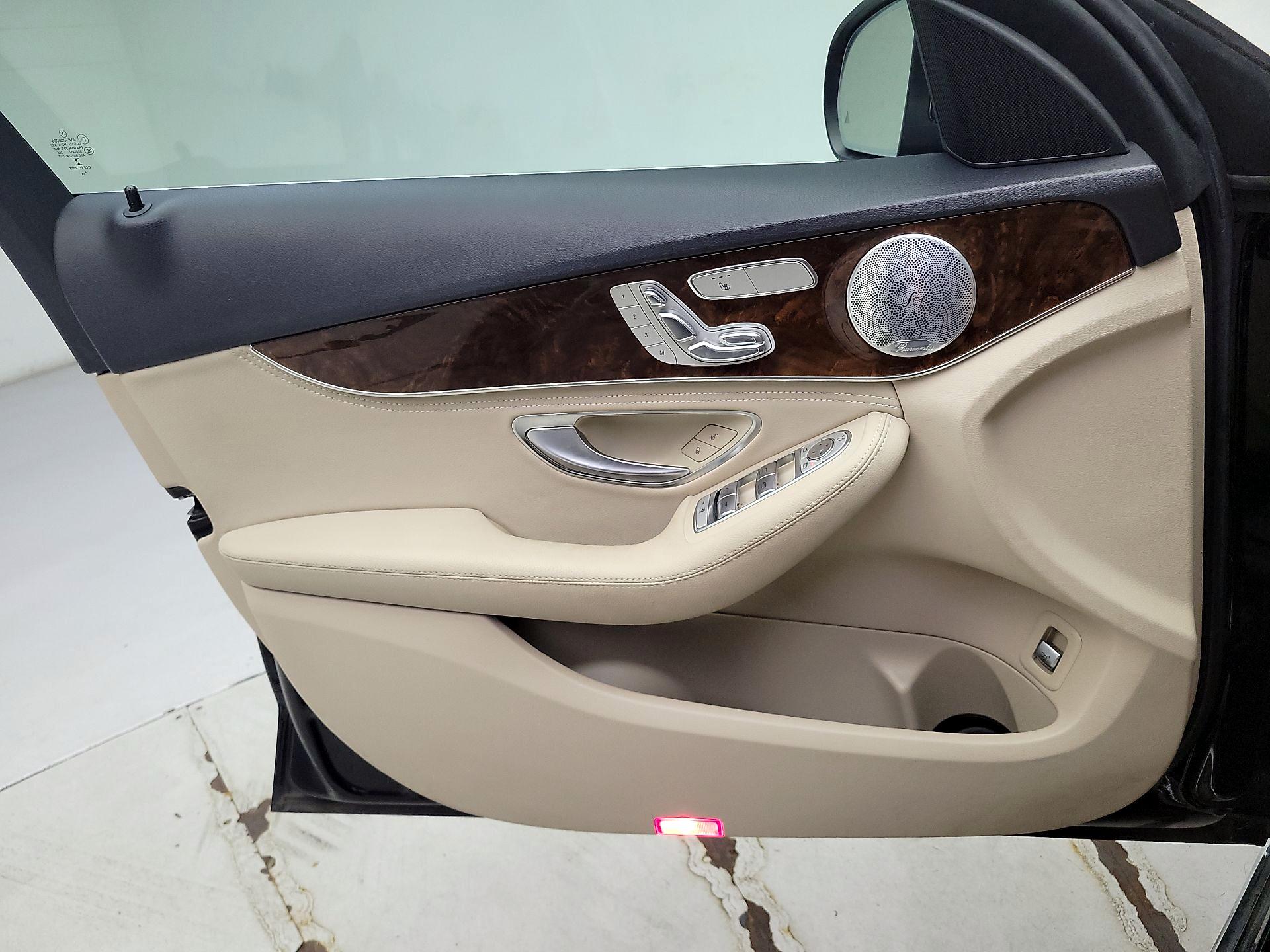 Thumbnail: 2015 Mercedes-Benz C-Class - 12