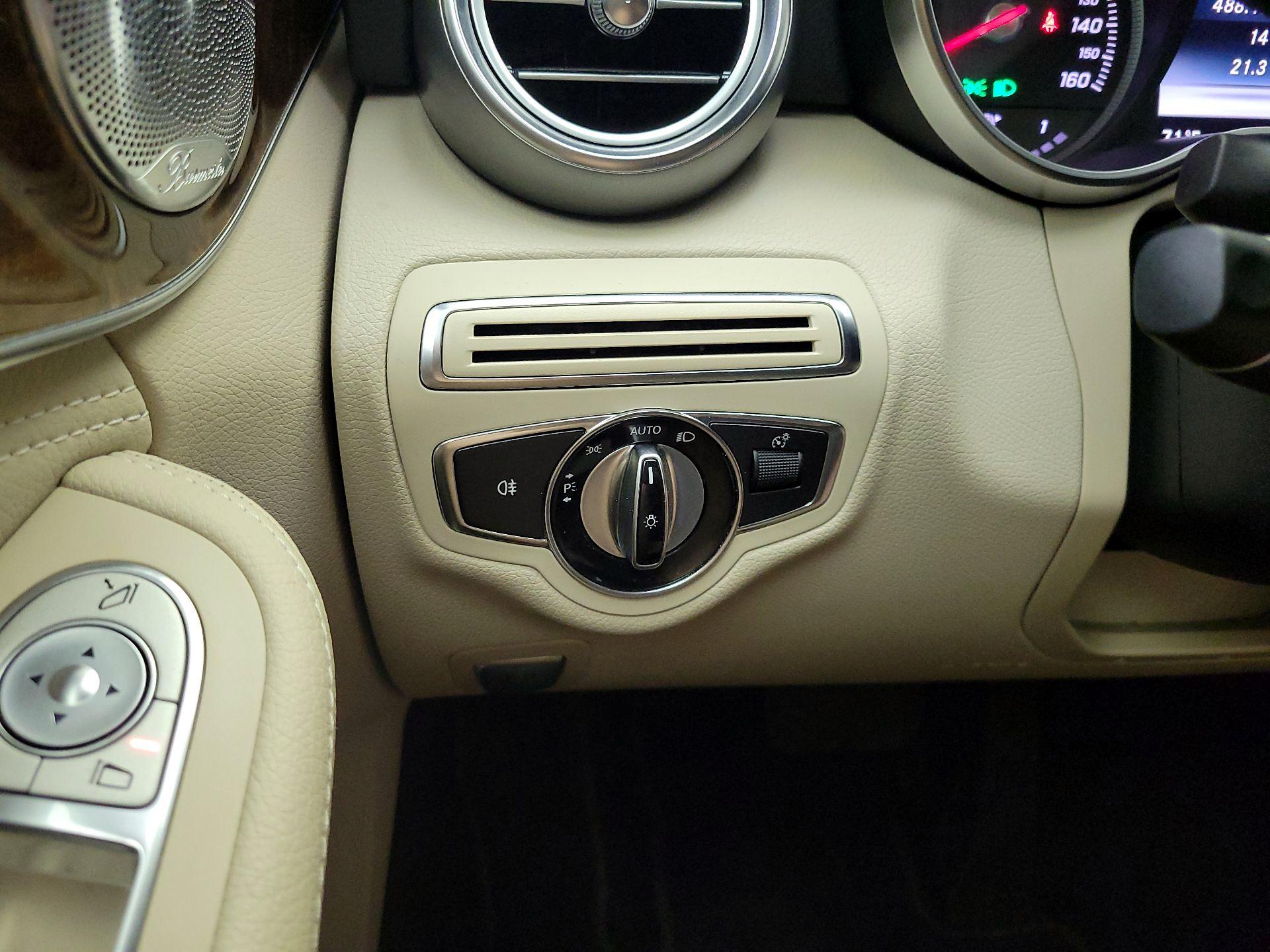 Thumbnail: 2015 Mercedes-Benz C-Class - 13