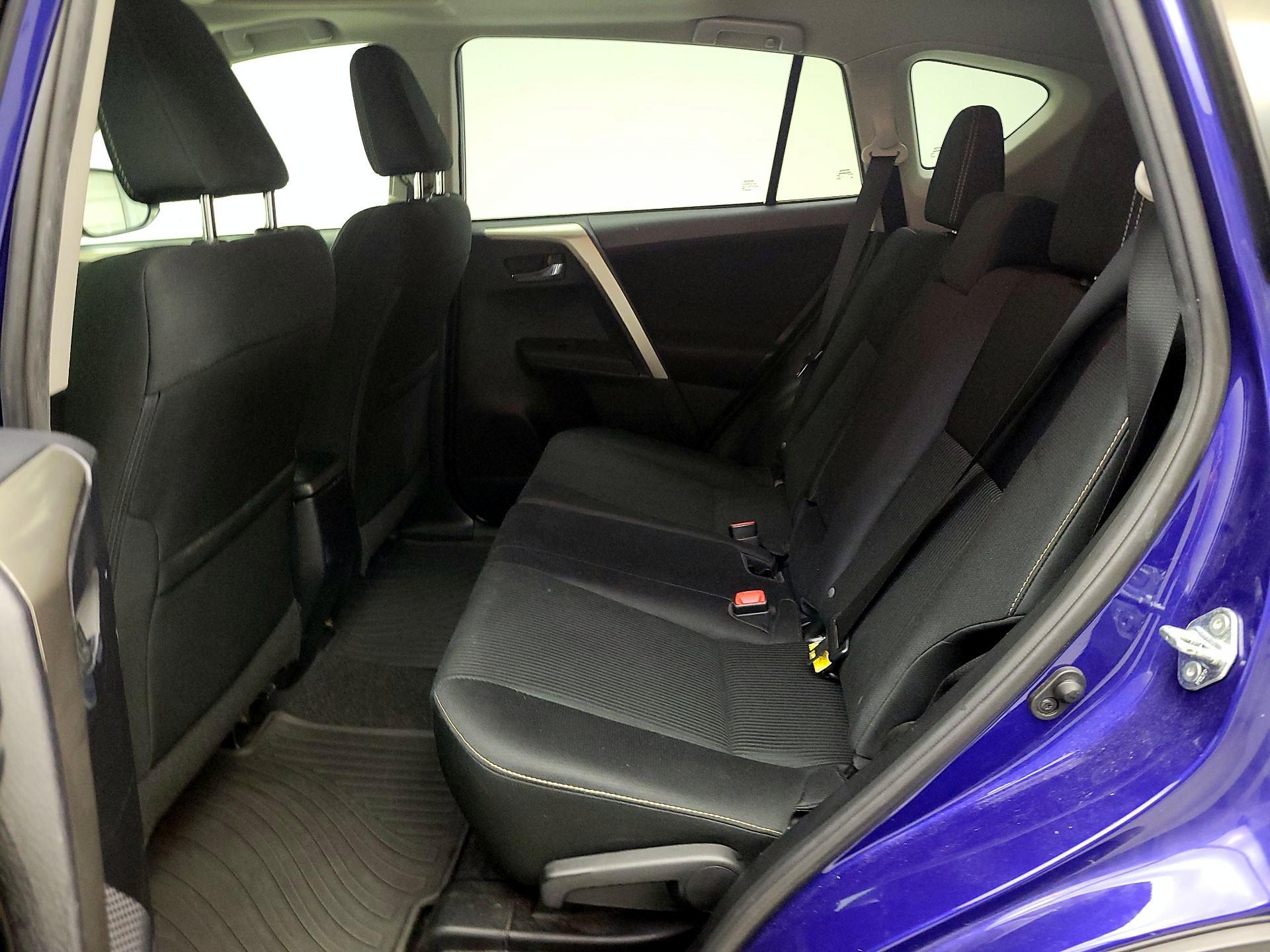 Thumbnail: 2015 Toyota RAV4 - 20
