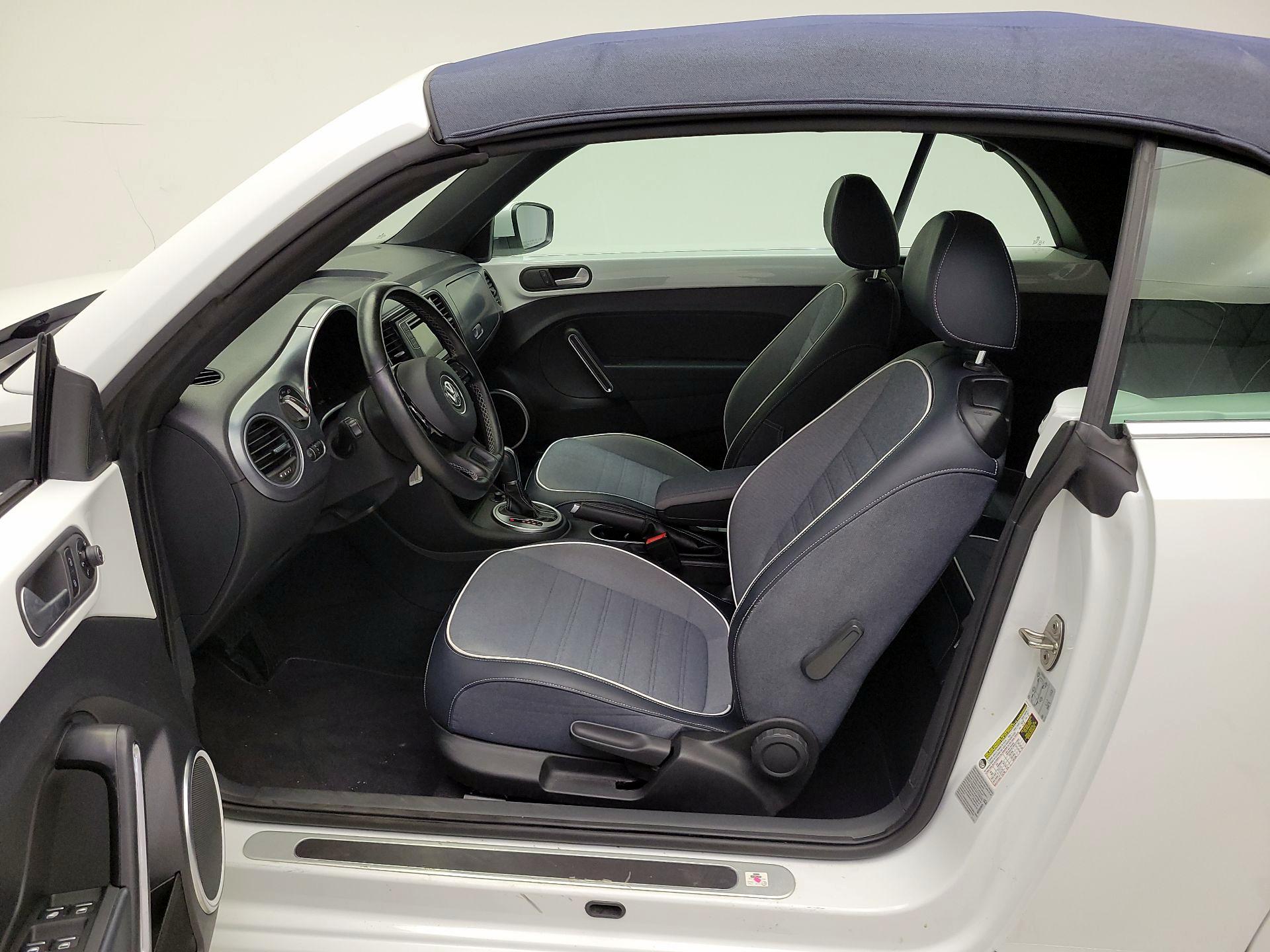 Thumbnail: 2016 Volkswagen Beetle - 11