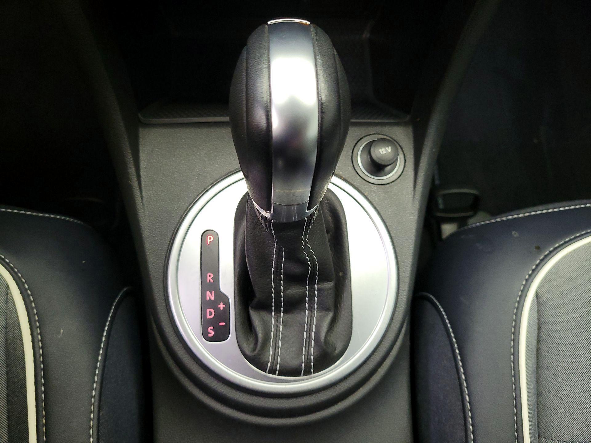 Thumbnail: 2016 Volkswagen Beetle - 16