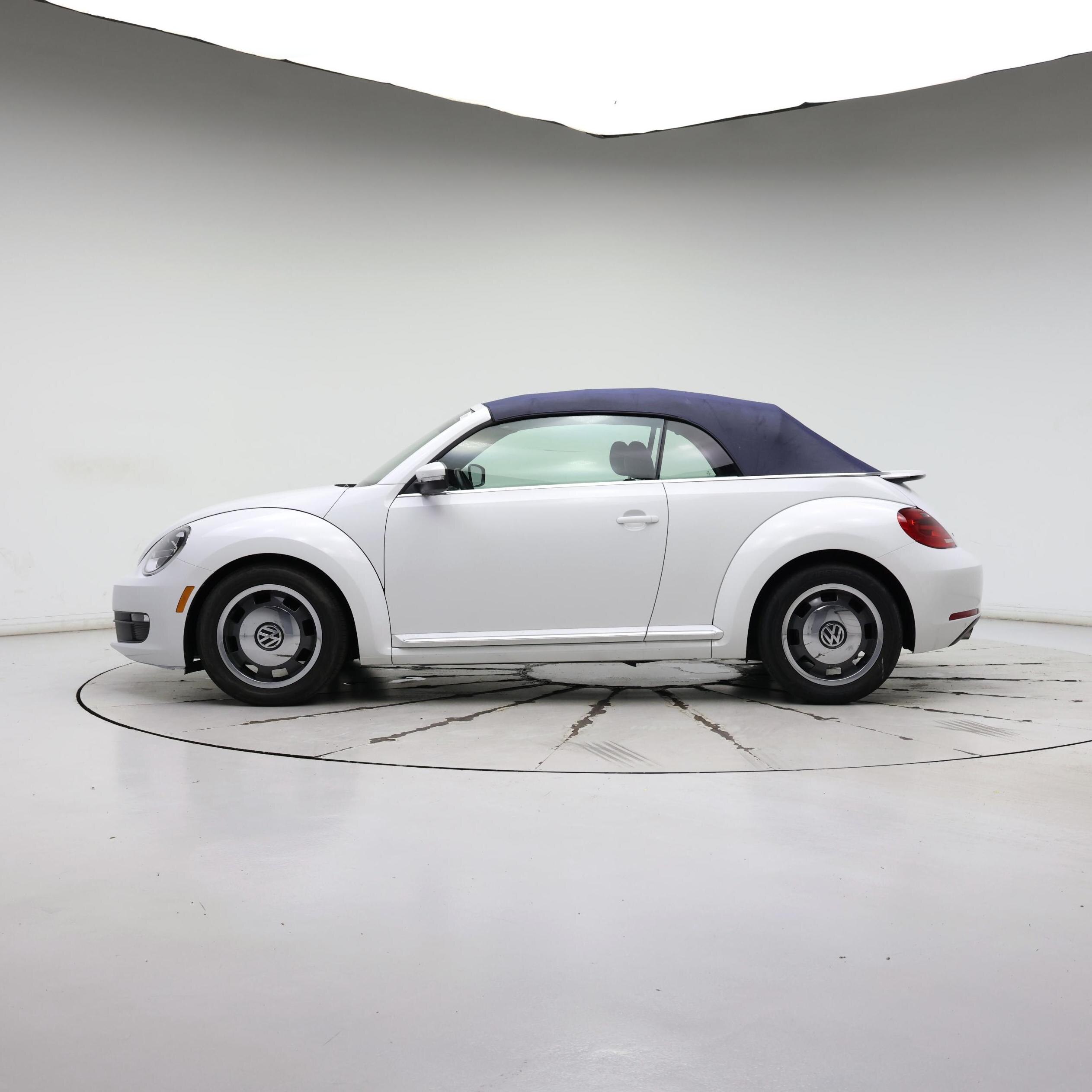 Thumbnail: 2016 Volkswagen Beetle - 3