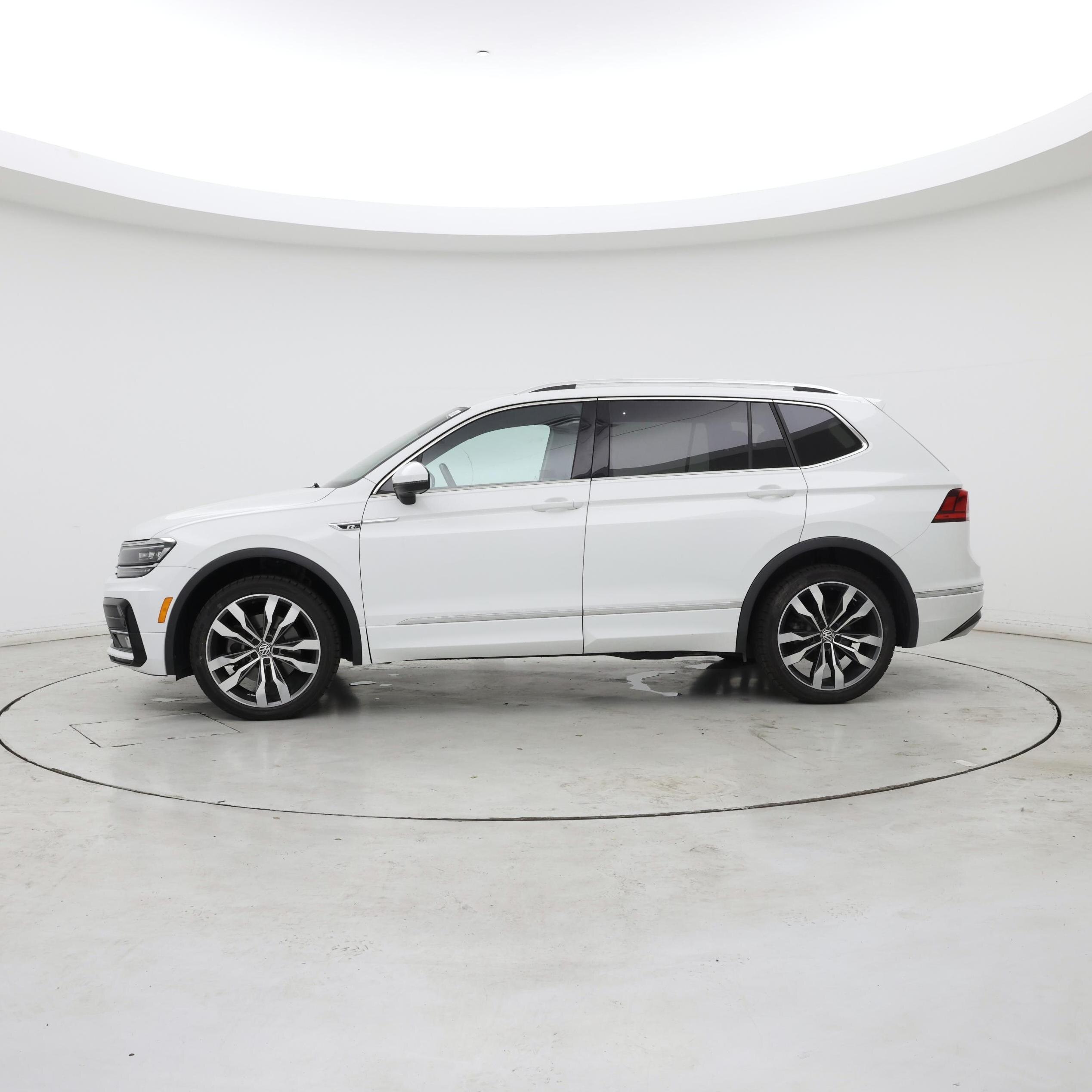 Thumbnail: 2020 Volkswagen Tiguan - 3
