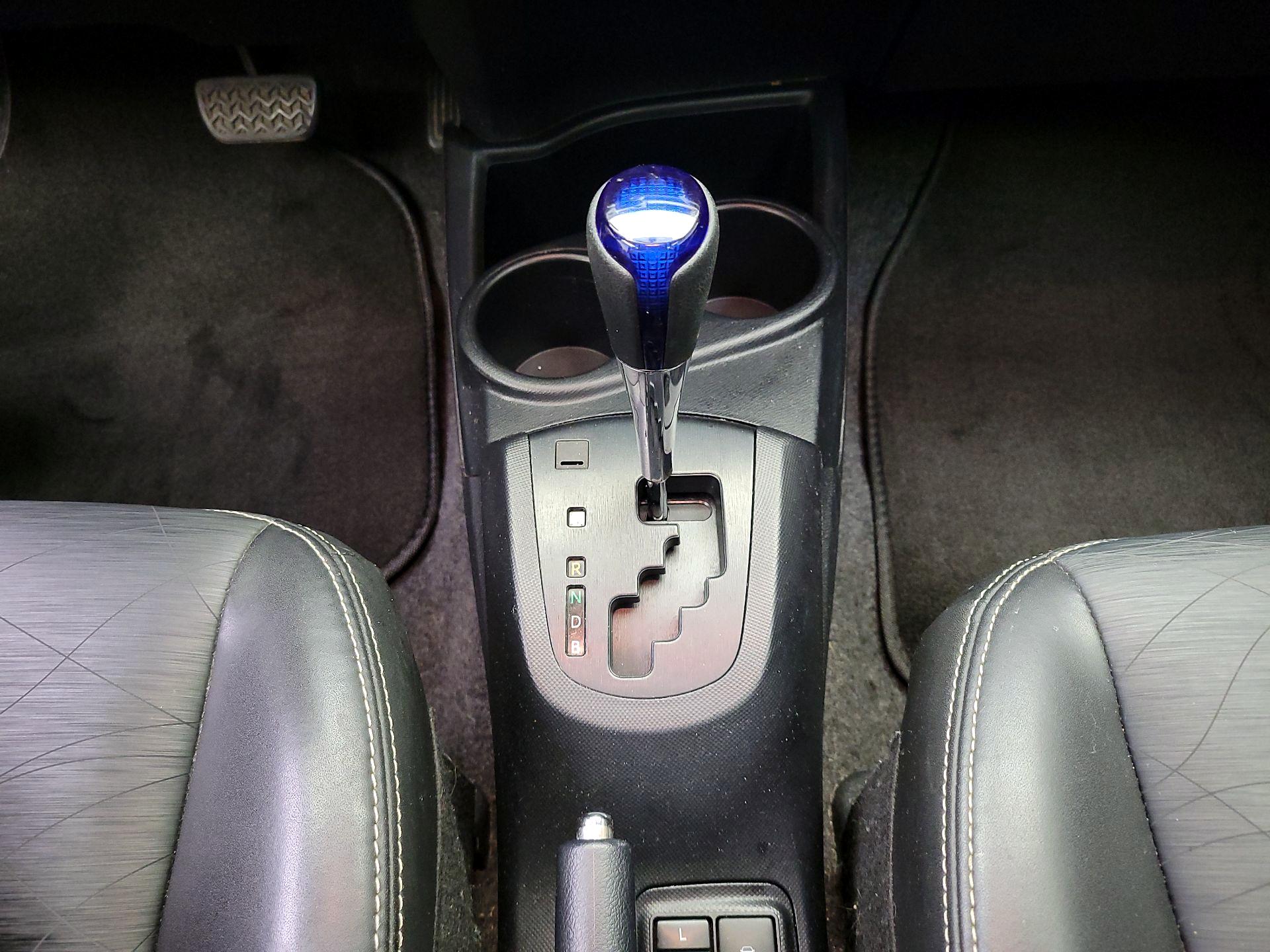 Thumbnail: 2016 Toyota Prius c - 18