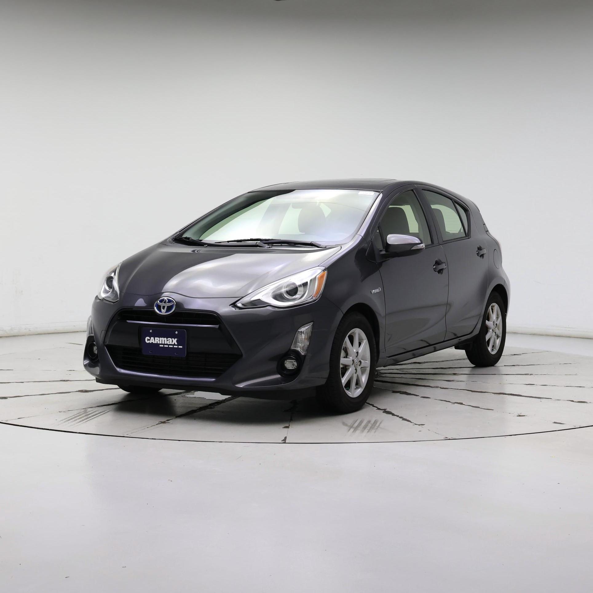 Thumbnail: 2016 Toyota Prius c - 4