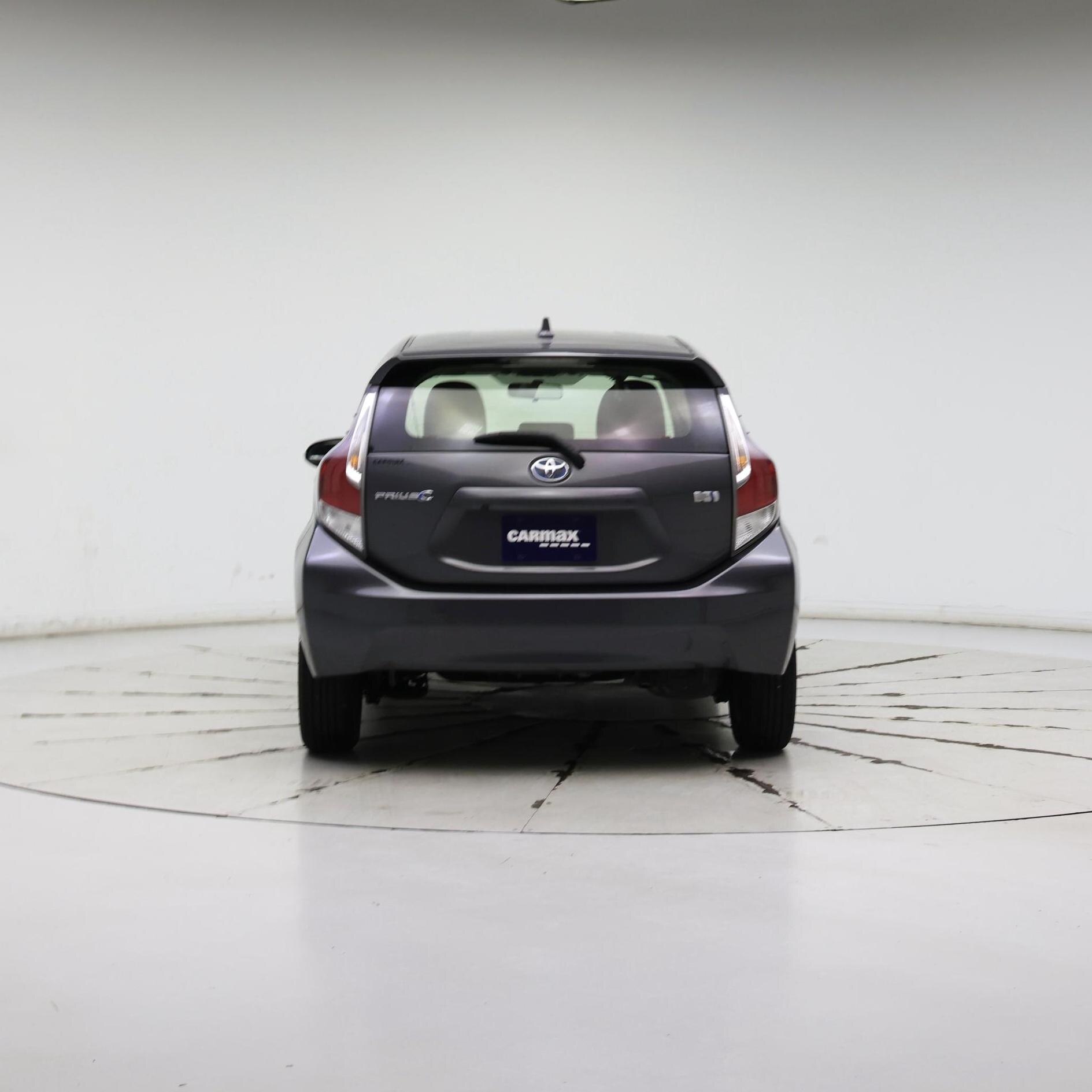 Thumbnail: 2016 Toyota Prius c - 6