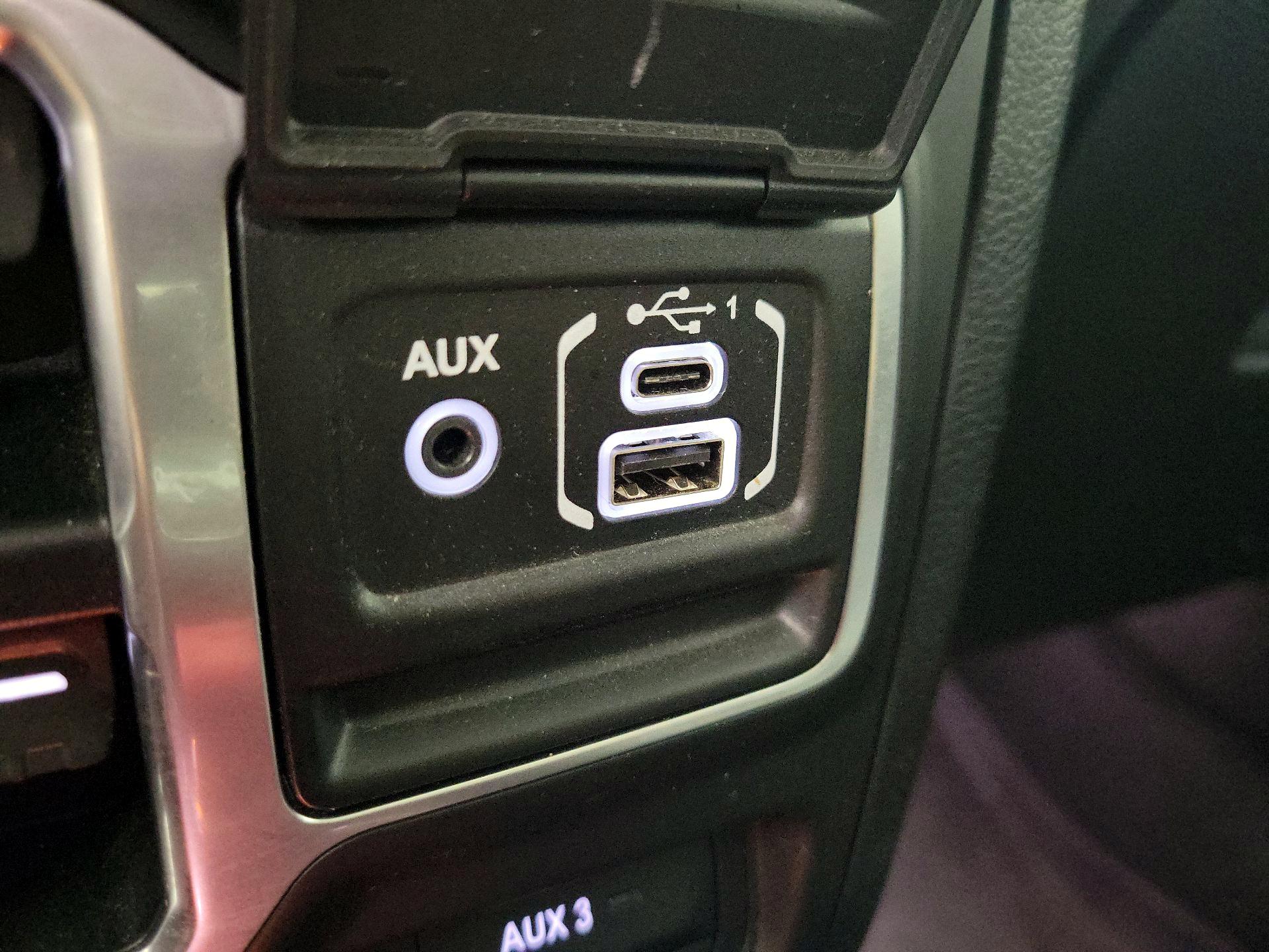 Thumbnail: 2018 Jeep Wrangler - 19