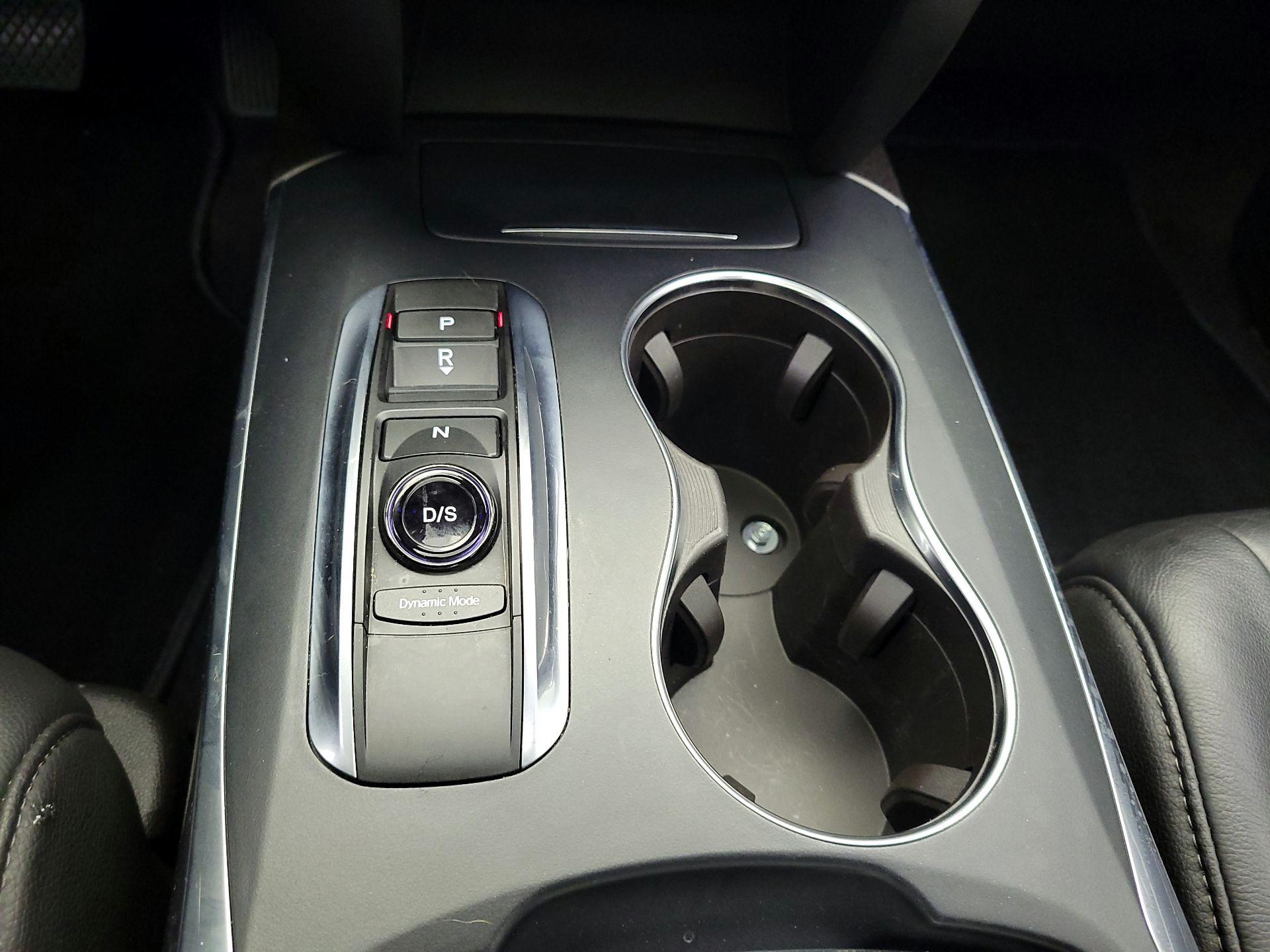 Thumbnail: 2017 Acura MDX - 18