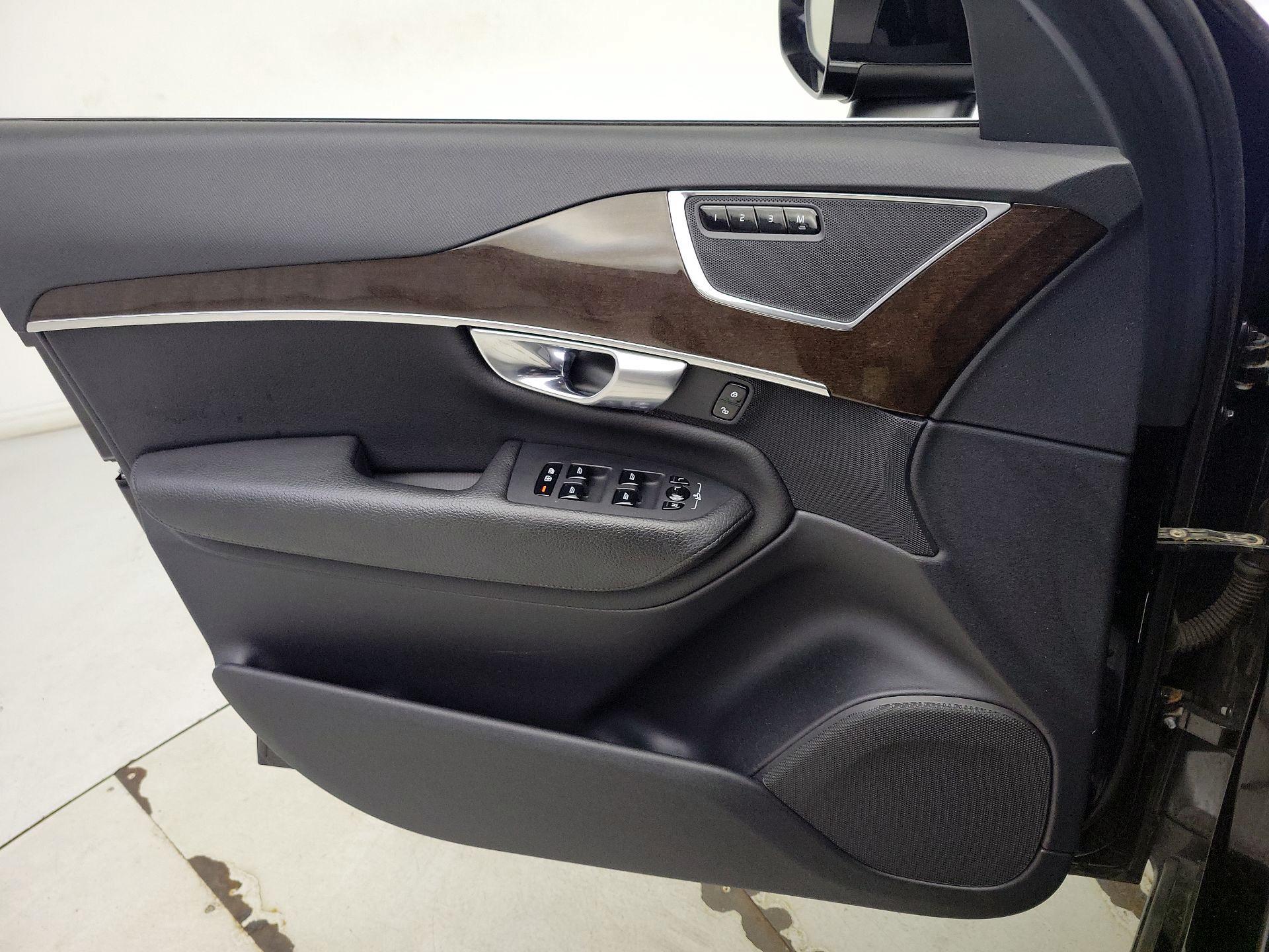 Thumbnail: 2017 Volvo XC90 - 12