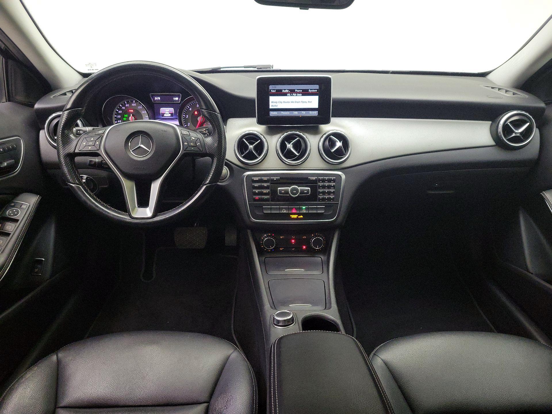 Thumbnail: 2015 Mercedes-Benz GLA - 9