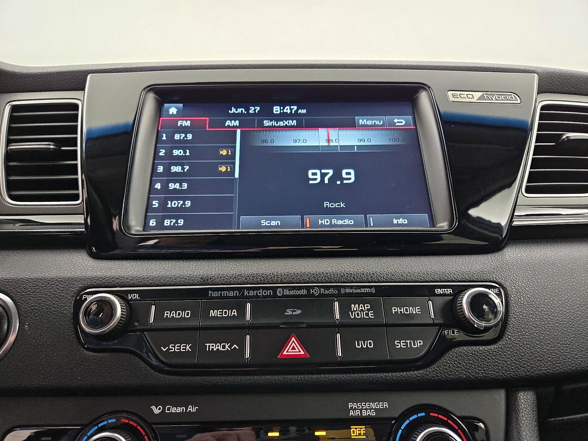 Thumbnail: 2017 Kia Niro - 16