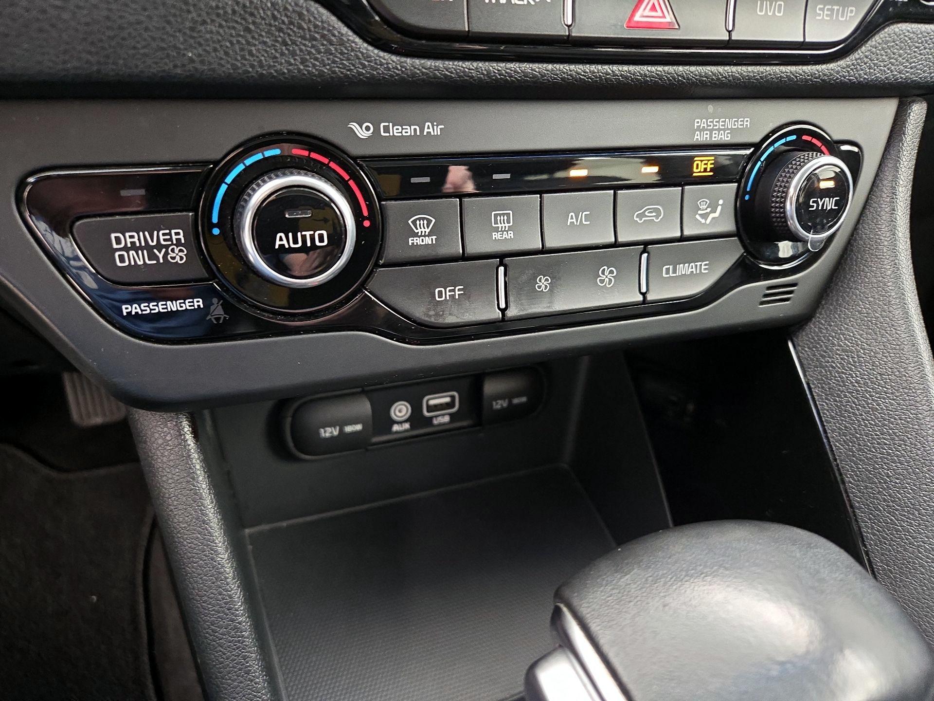 Thumbnail: 2017 Kia Niro - 17