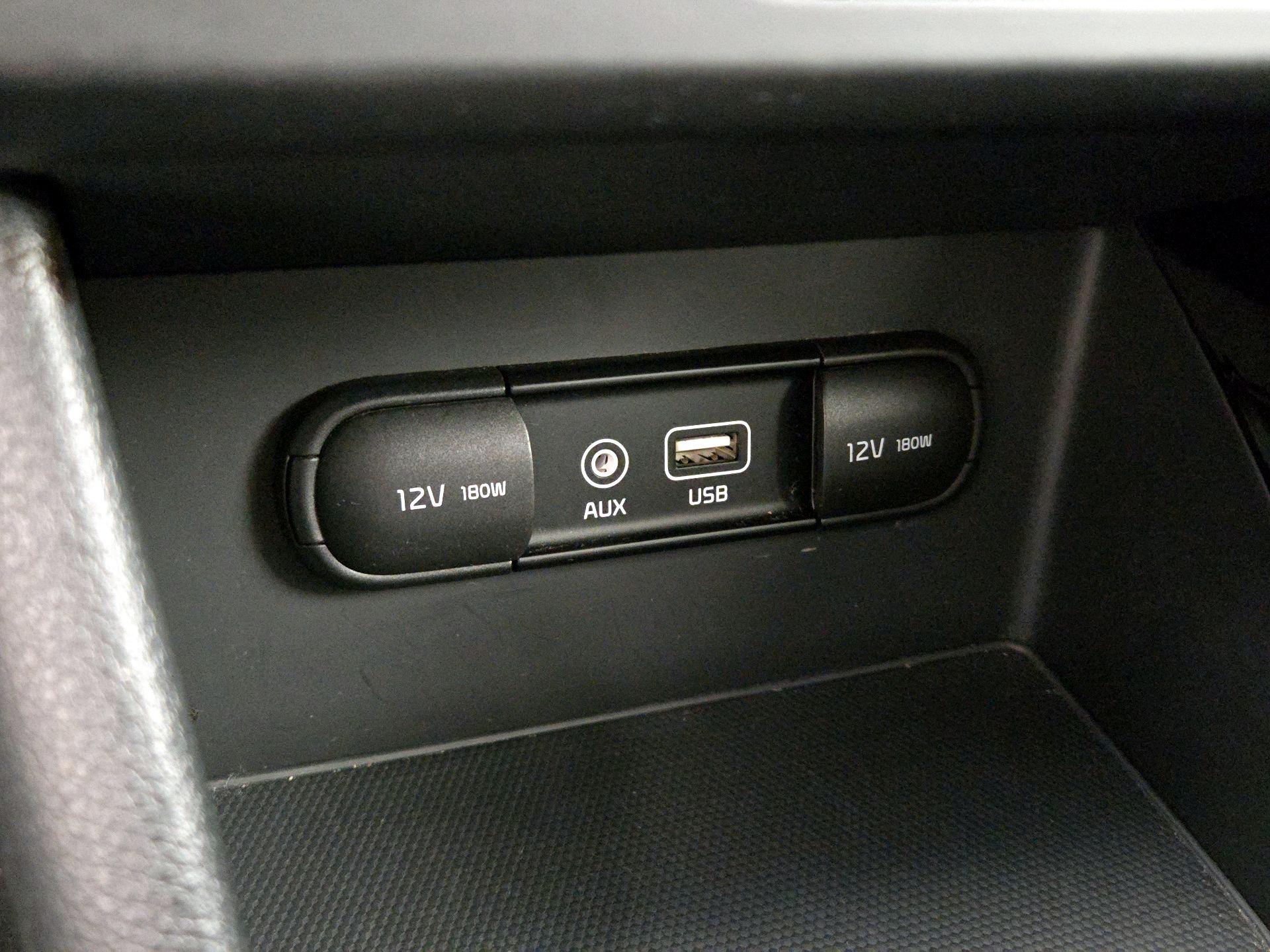 Thumbnail: 2017 Kia Niro - 19
