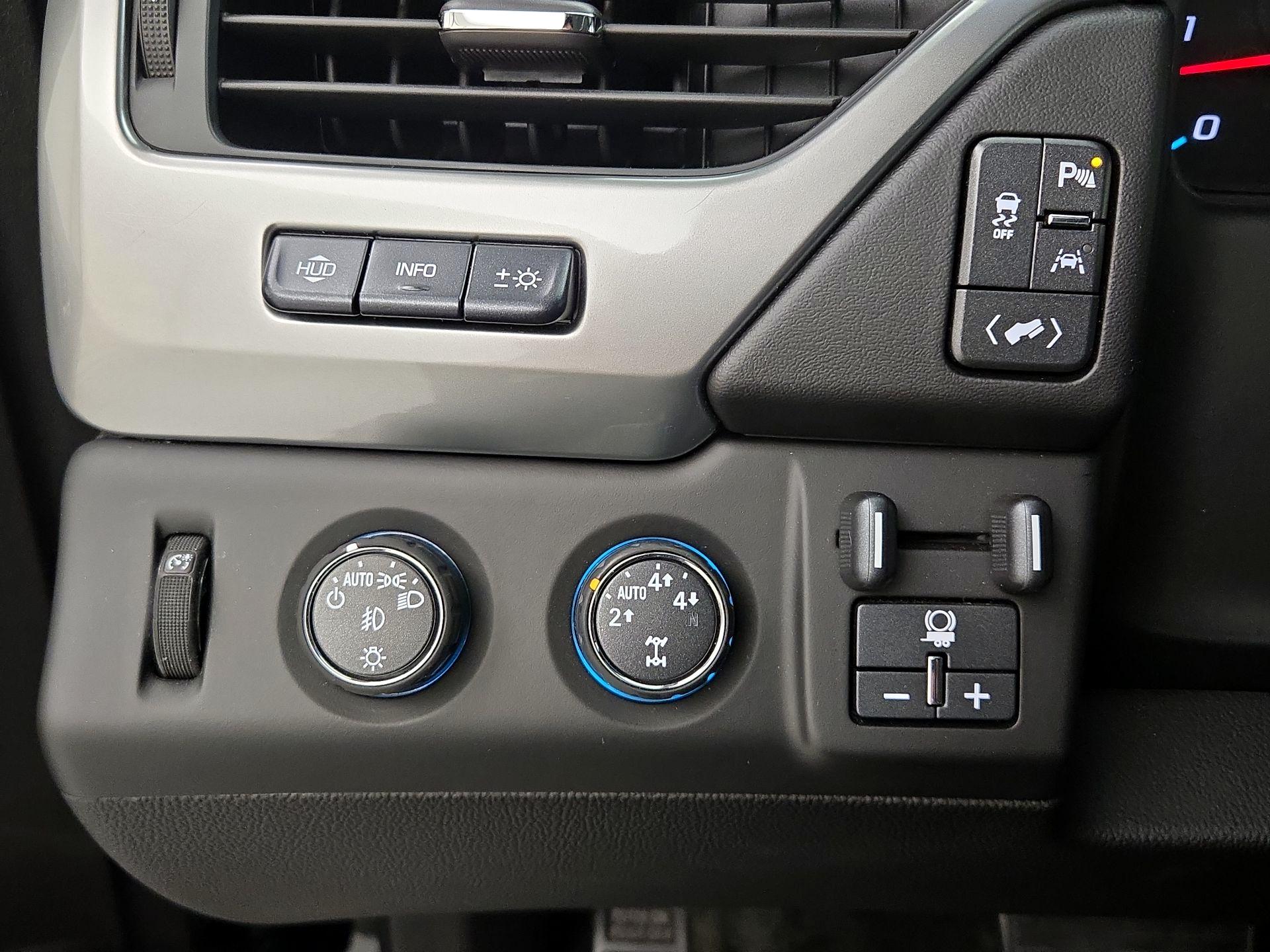 Thumbnail: 2016 Chevrolet Tahoe - 13