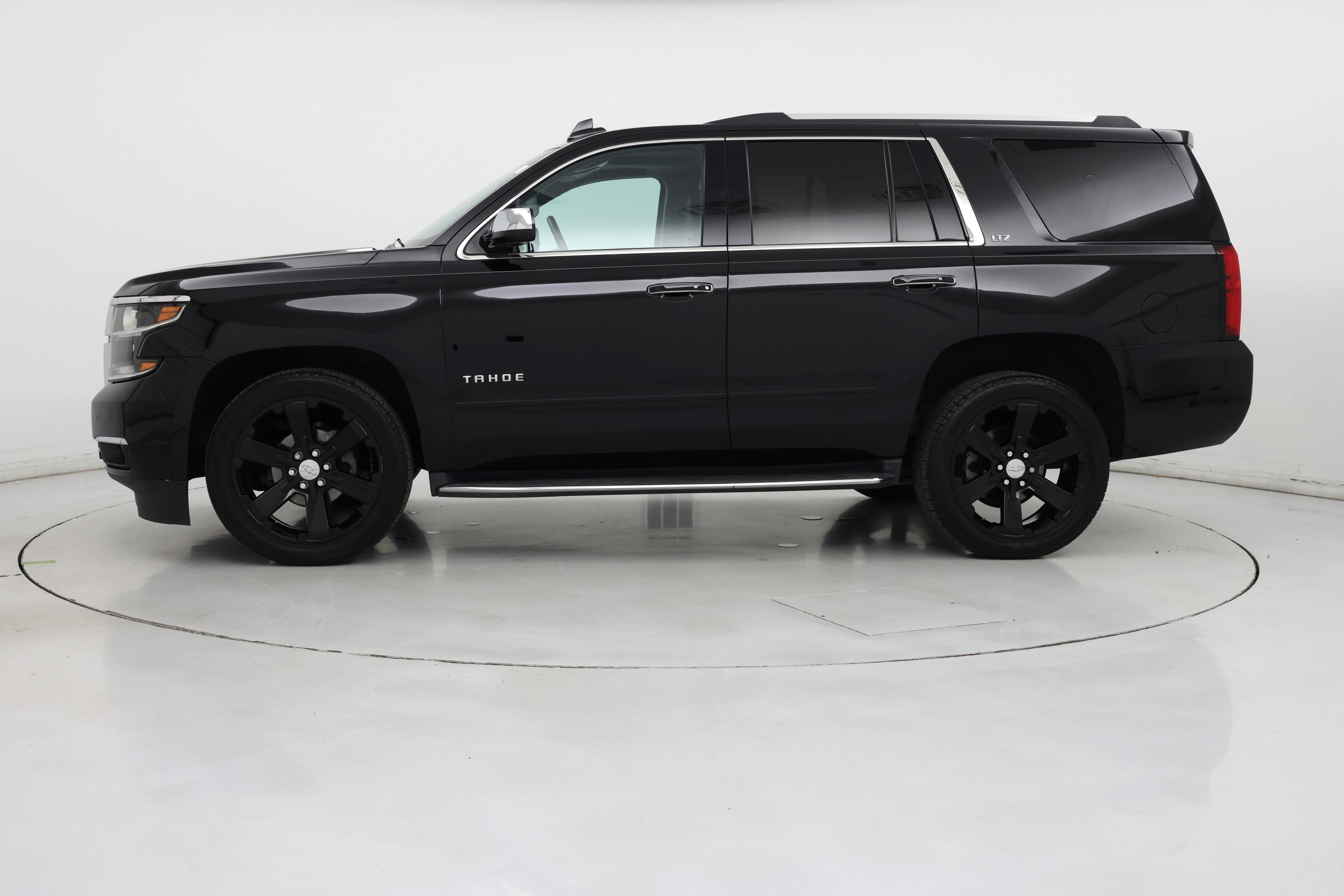 Thumbnail: 2016 Chevrolet Tahoe - 3