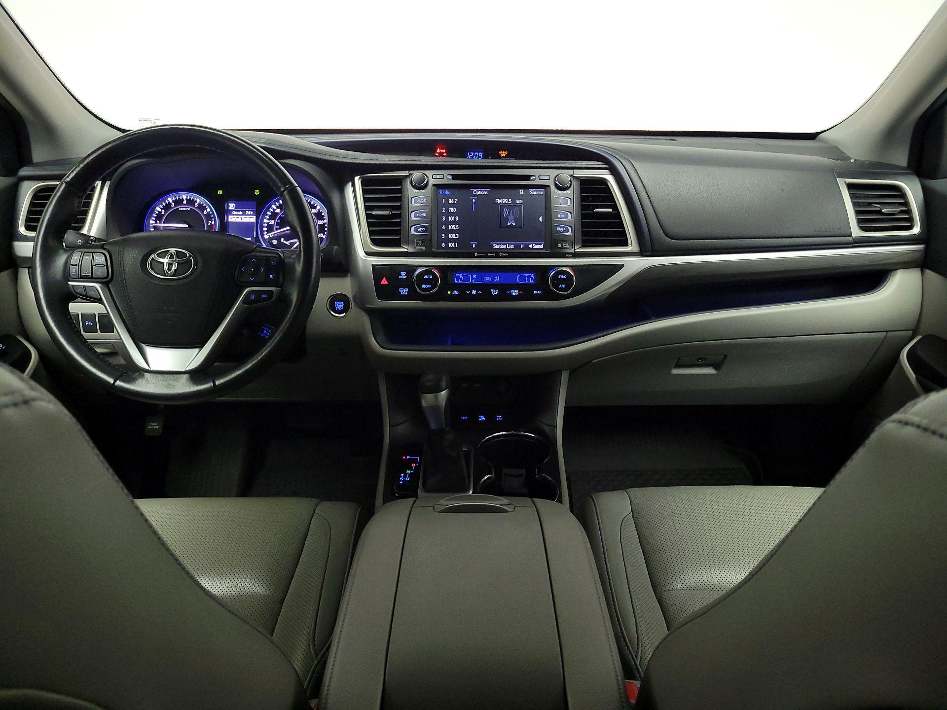 Thumbnail: 2019 Toyota Highlander - 9