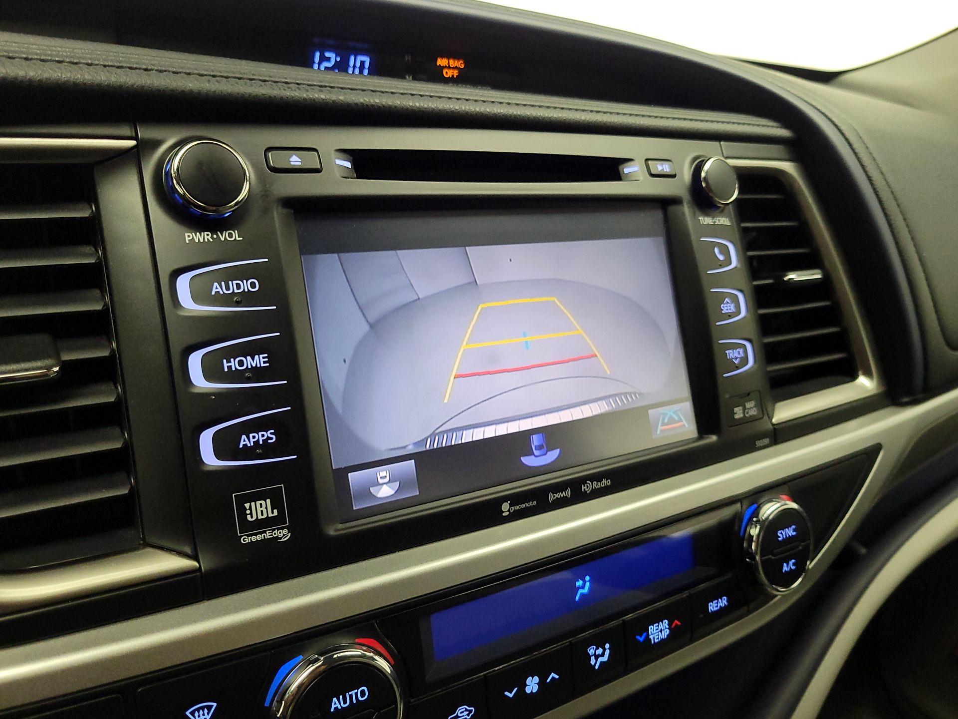 Thumbnail: 2019 Toyota Highlander - 15