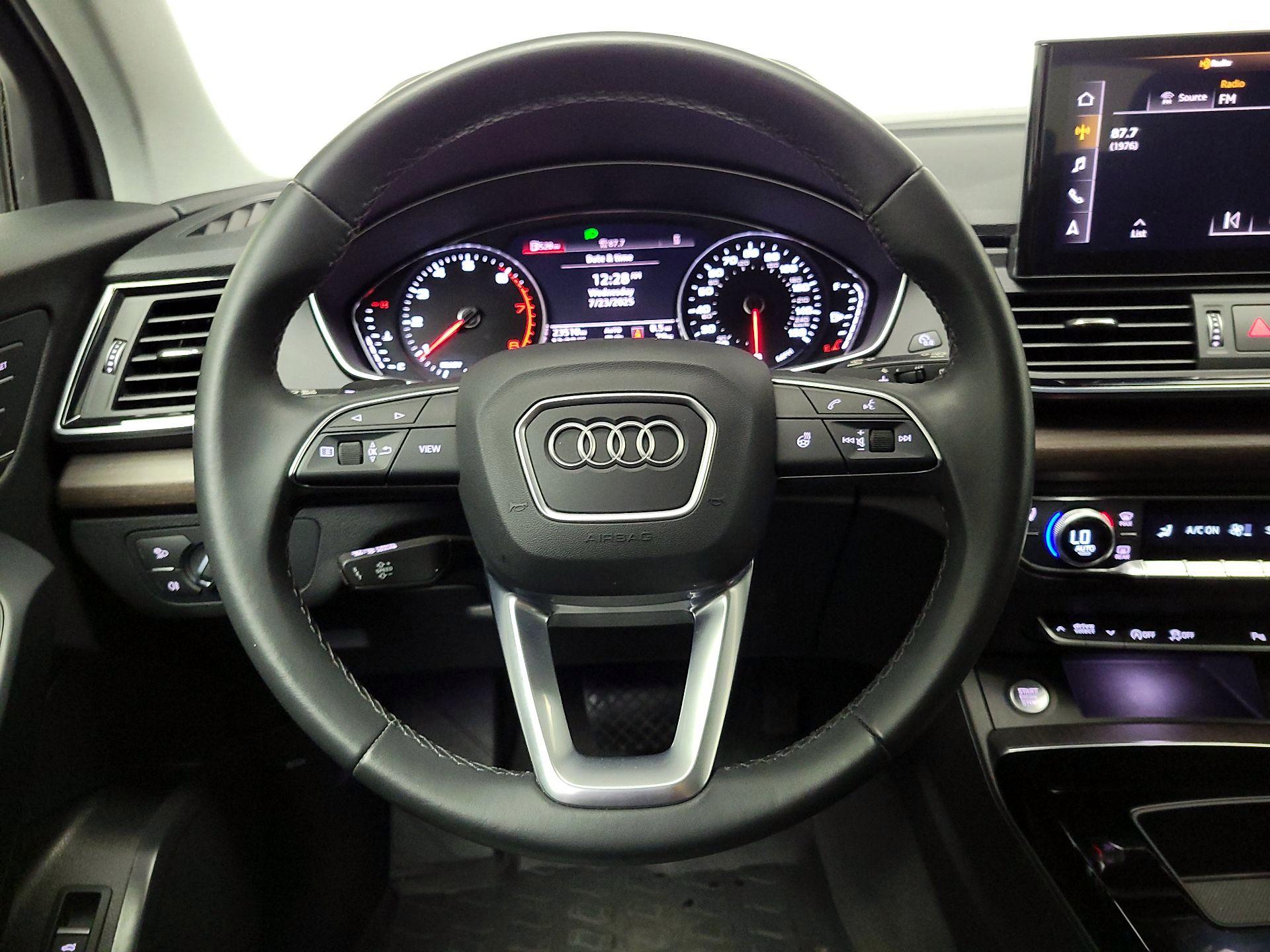 Thumbnail: 2022 Audi Q5 - 10