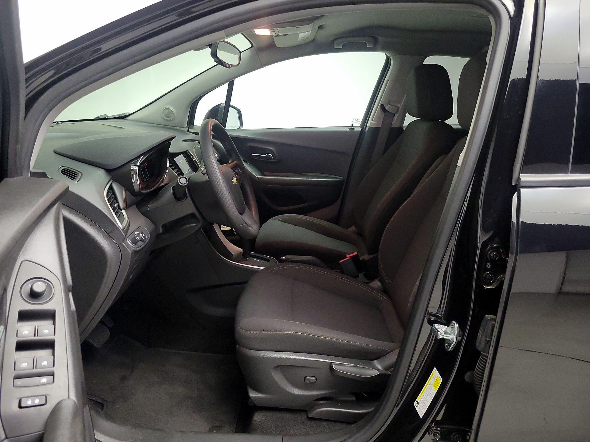 Thumbnail: 2022 Chevrolet Trax - 11