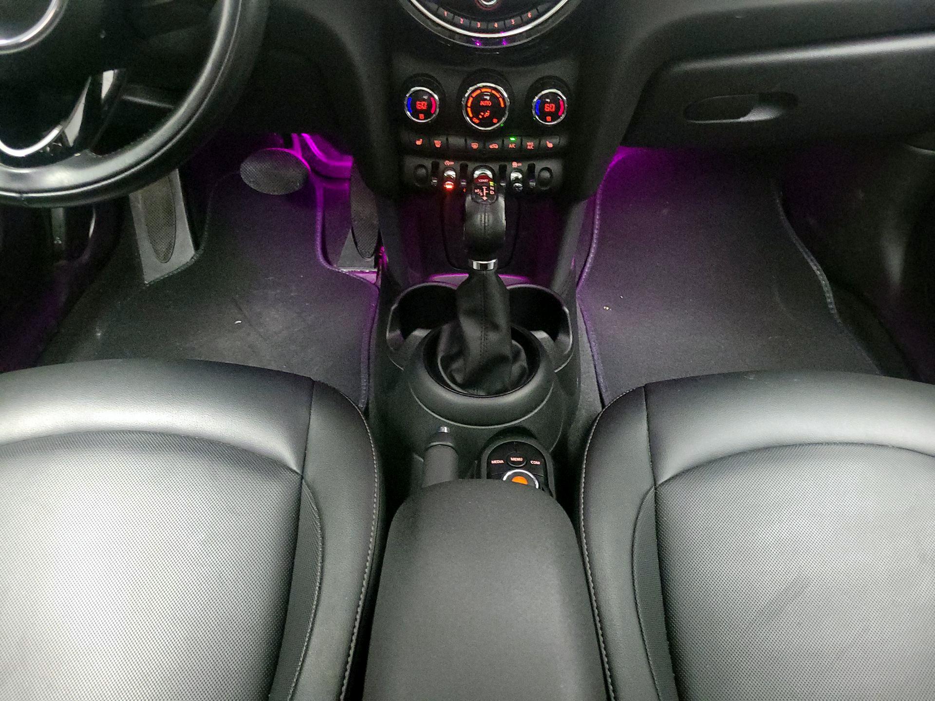 Thumbnail: 2019 MINI Cooper Hardtop - 17
