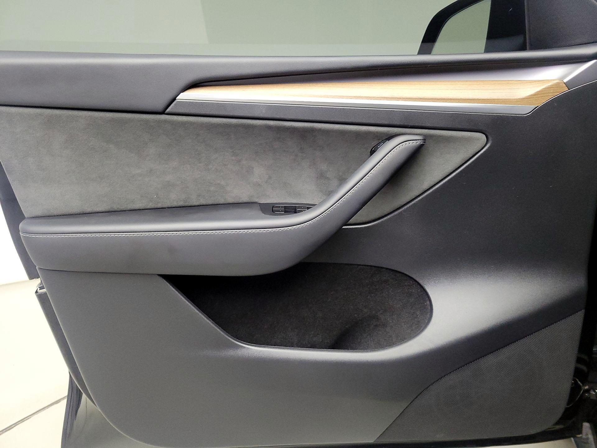 Thumbnail: 2025 Tesla Model Y - 12