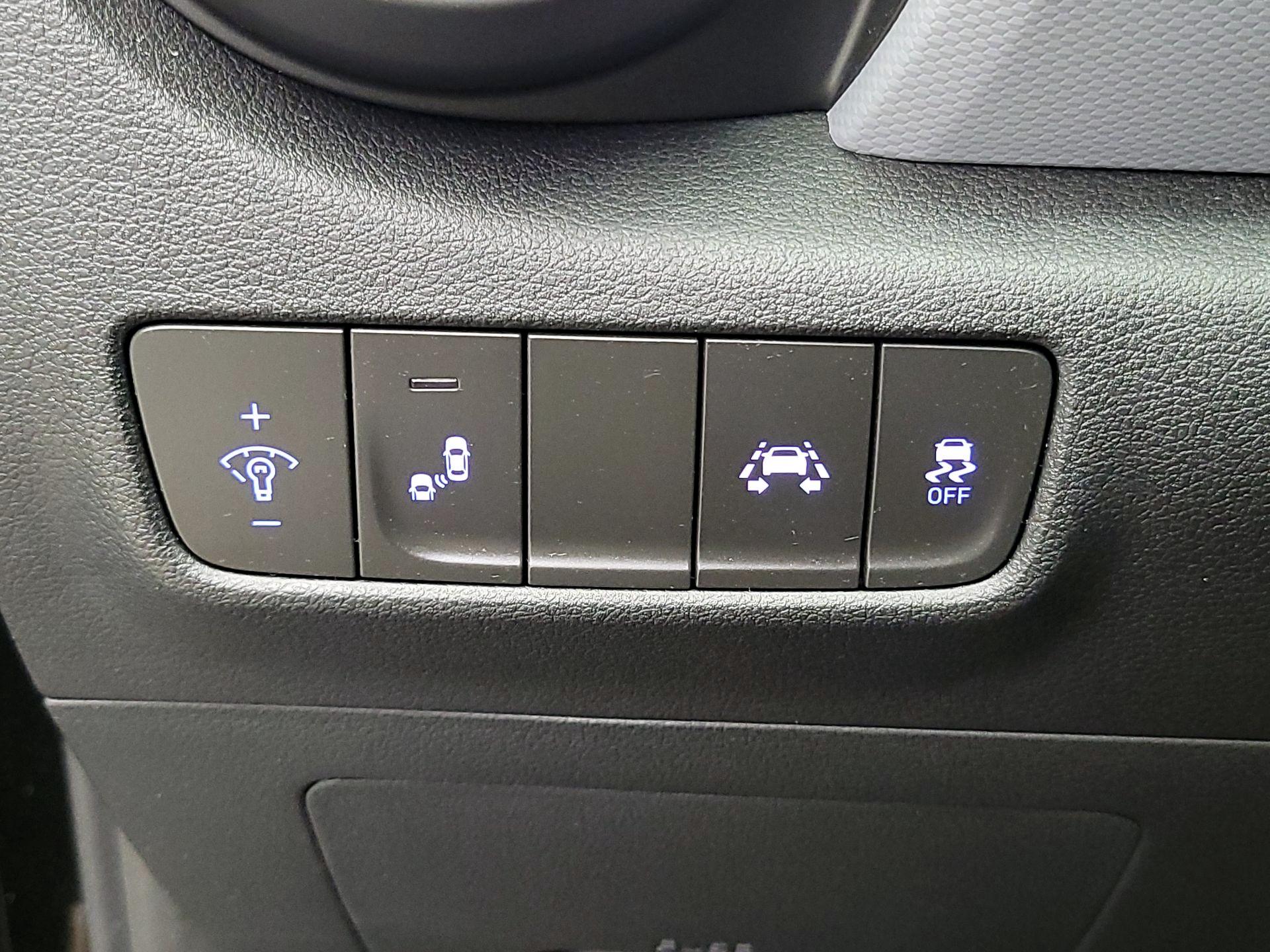 Thumbnail: 2019 Hyundai Kona - 13