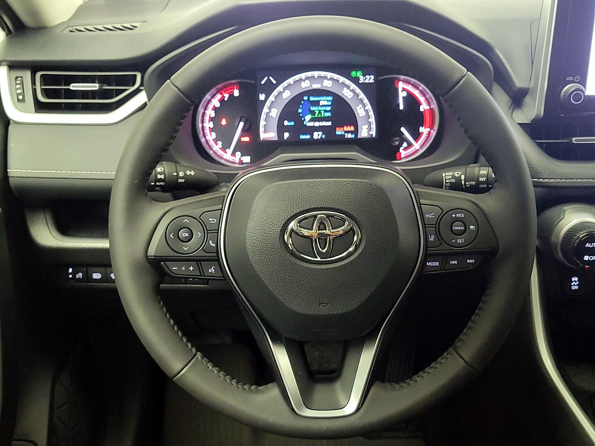 Thumbnail: 2025 Toyota RAV4 - 10
