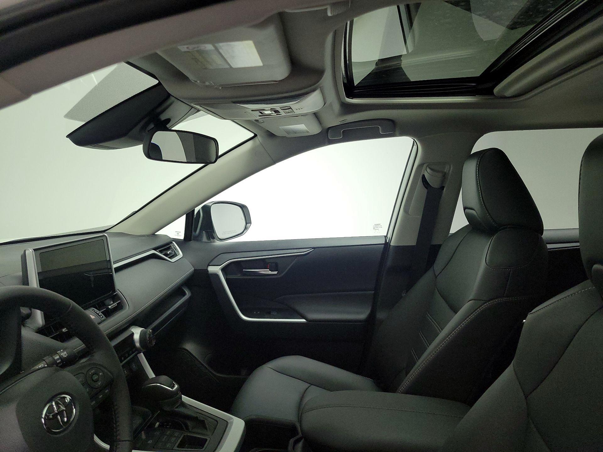 Thumbnail: 2025 Toyota RAV4 - 19