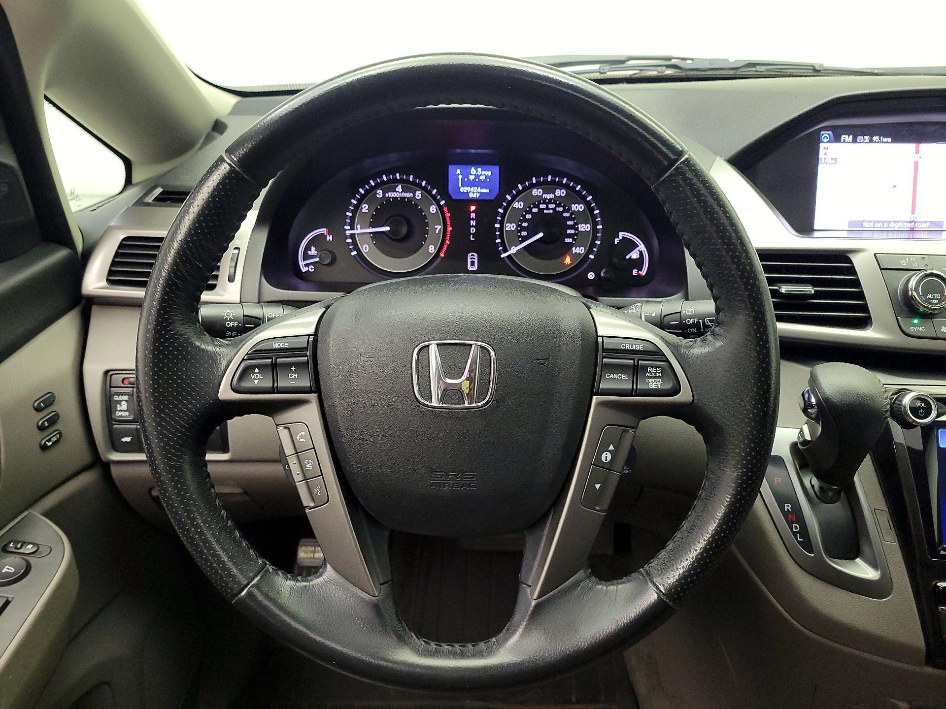 Thumbnail: 2016 Honda Odyssey - 10