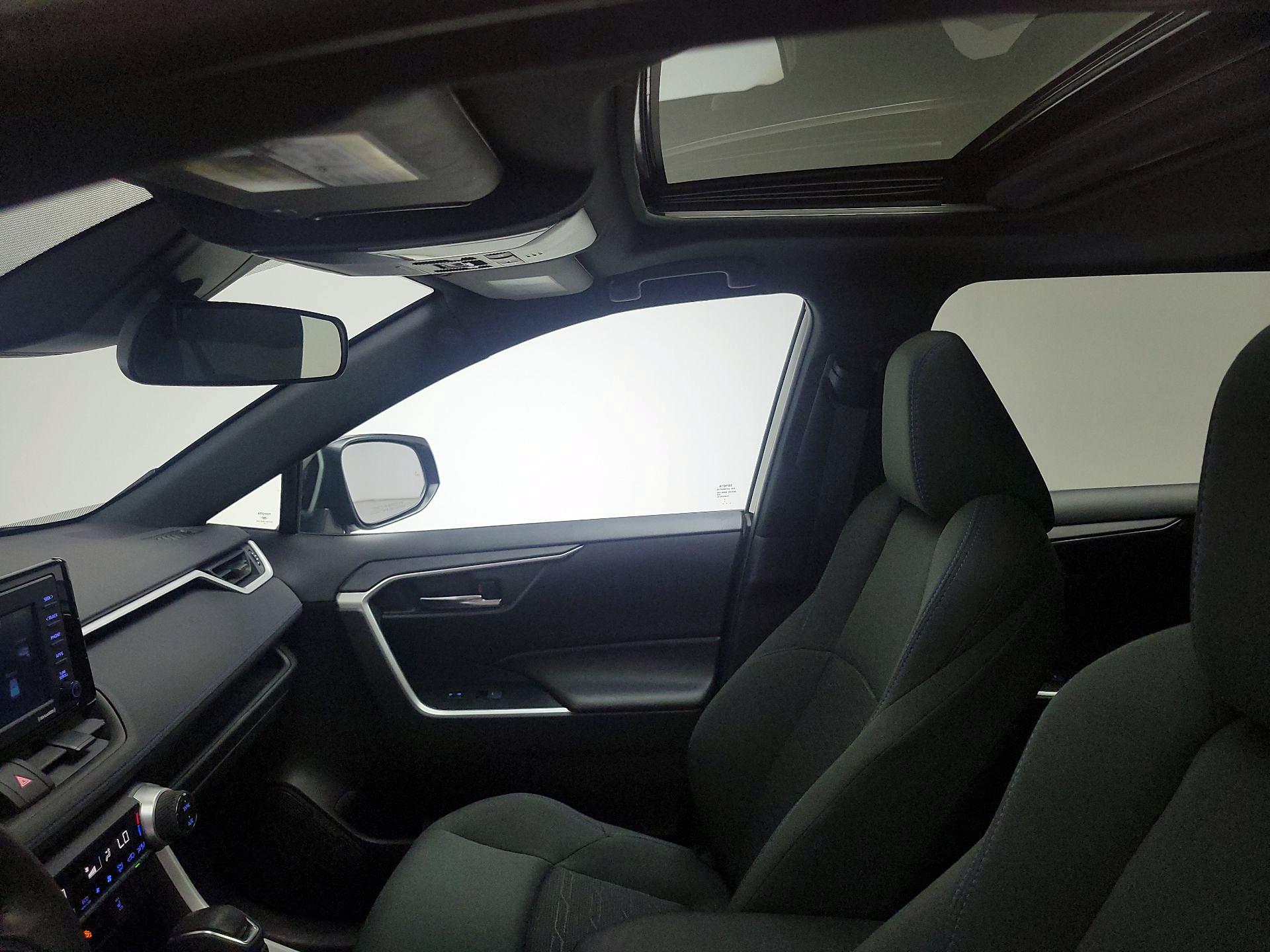 Thumbnail: 2022 Toyota RAV4 - 19