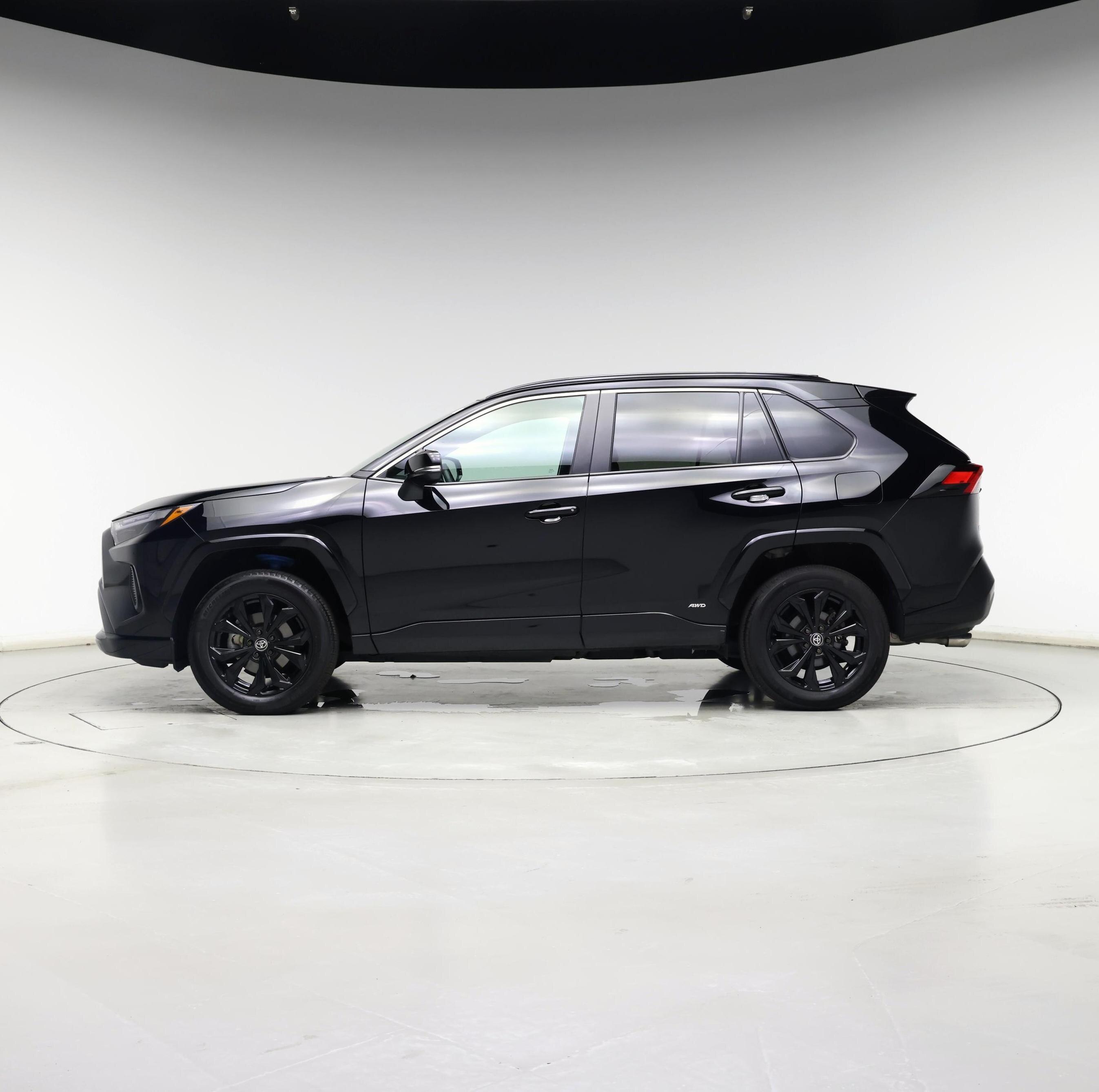 Thumbnail: 2022 Toyota RAV4 - 3