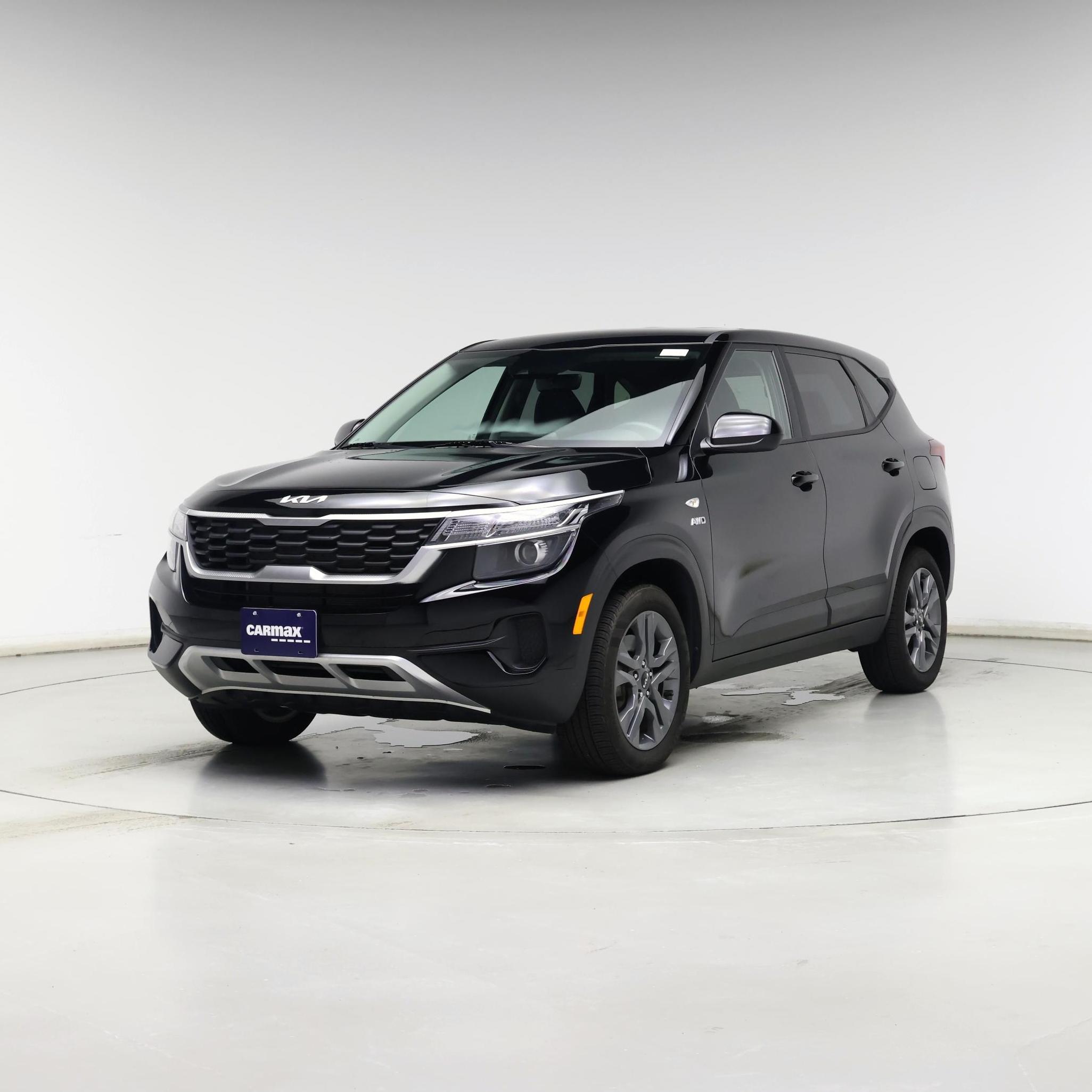 Thumbnail: 2023 Kia Seltos - 4