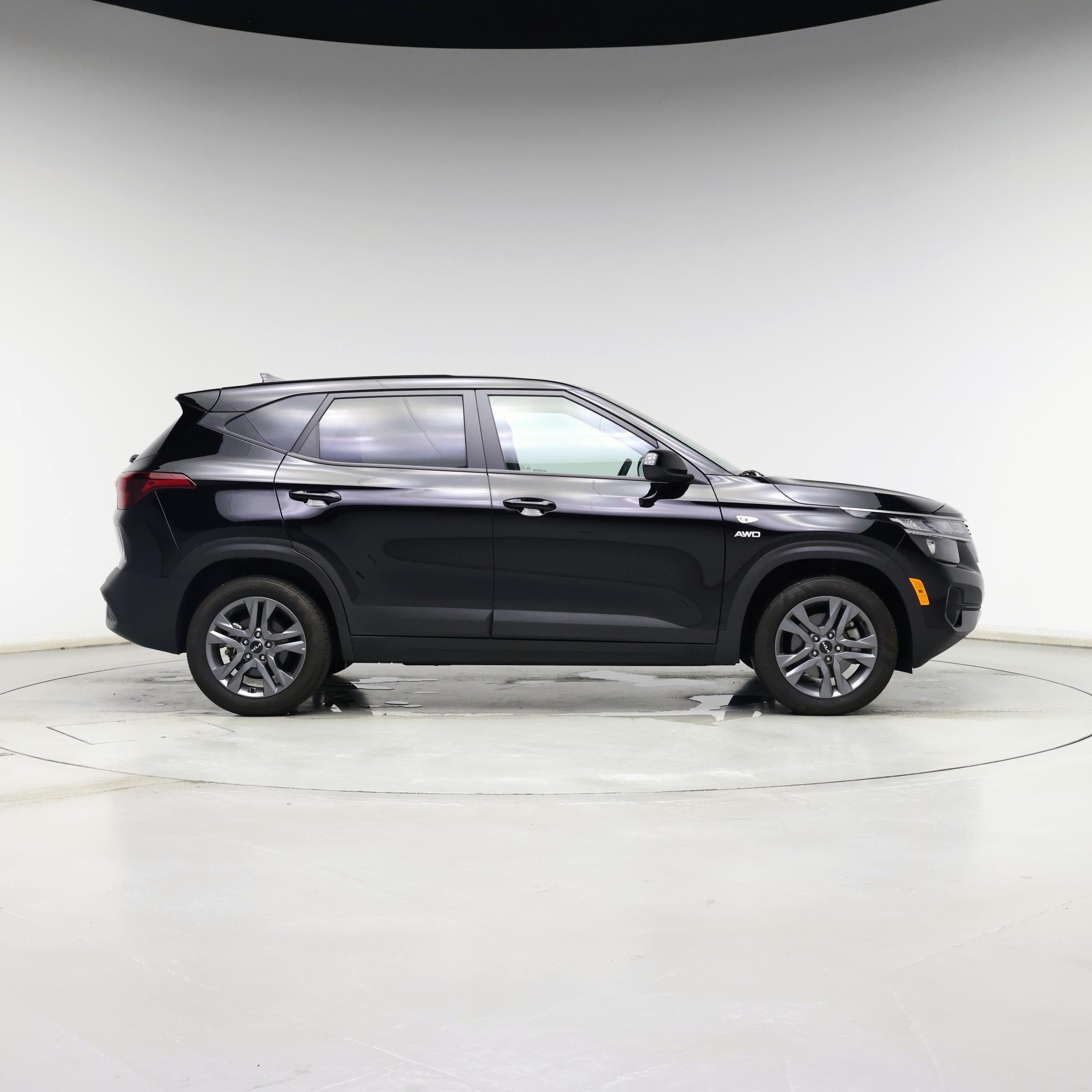 Thumbnail: 2023 Kia Seltos - 7