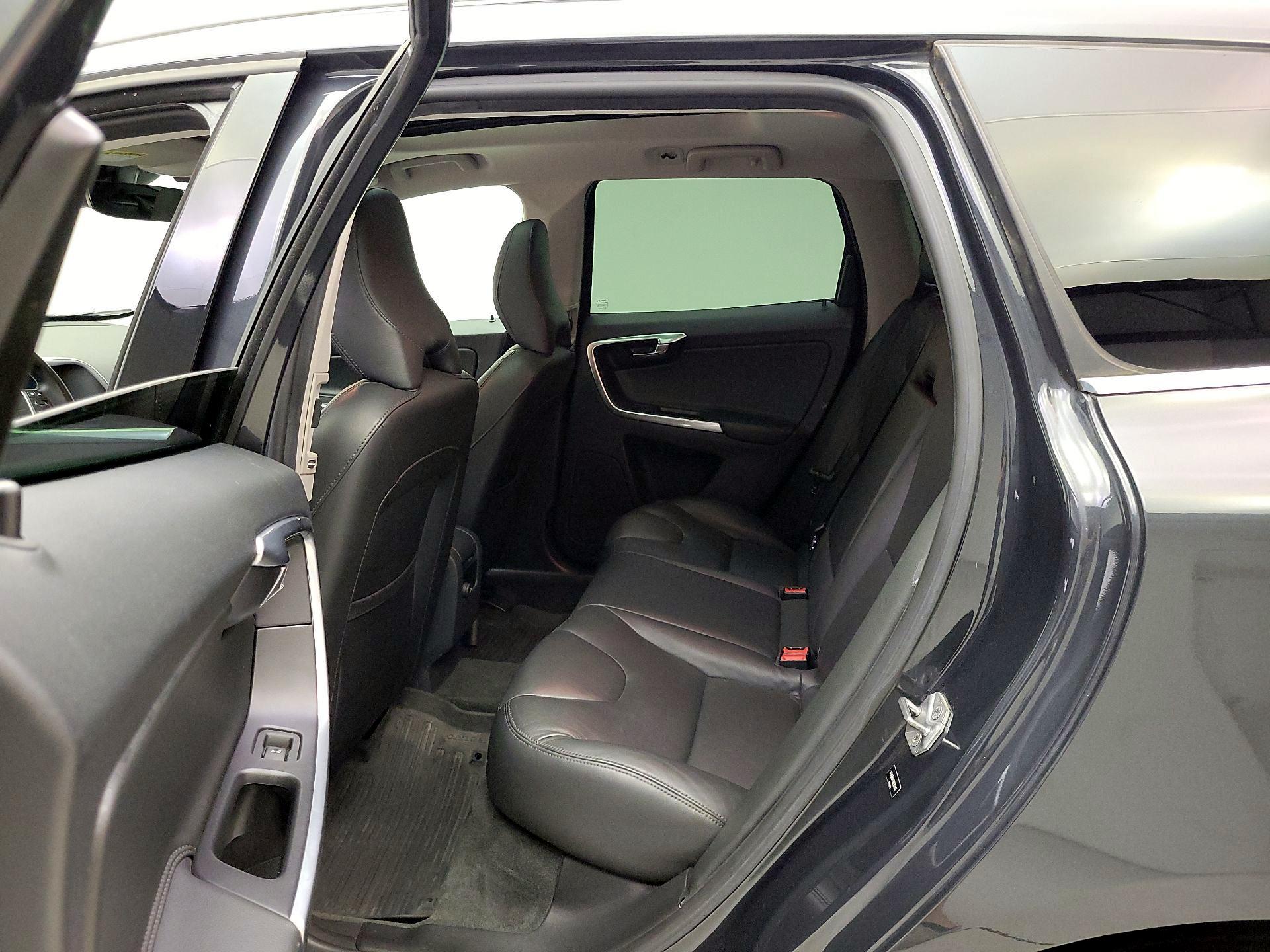 Thumbnail: 2016 Volvo XC60 - 19