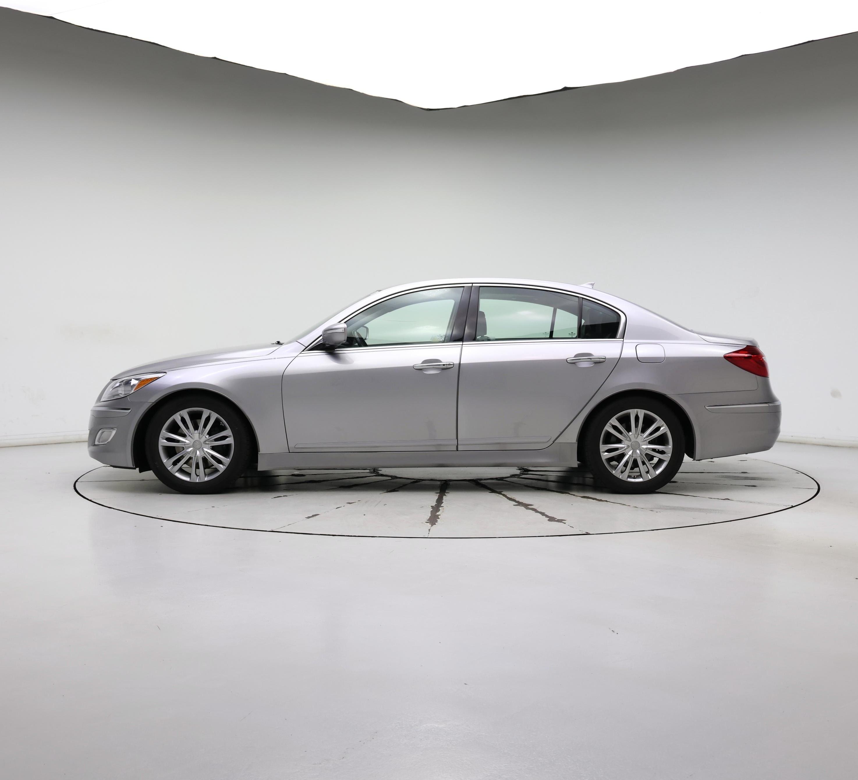 Thumbnail: 2013 Hyundai Genesis - 3