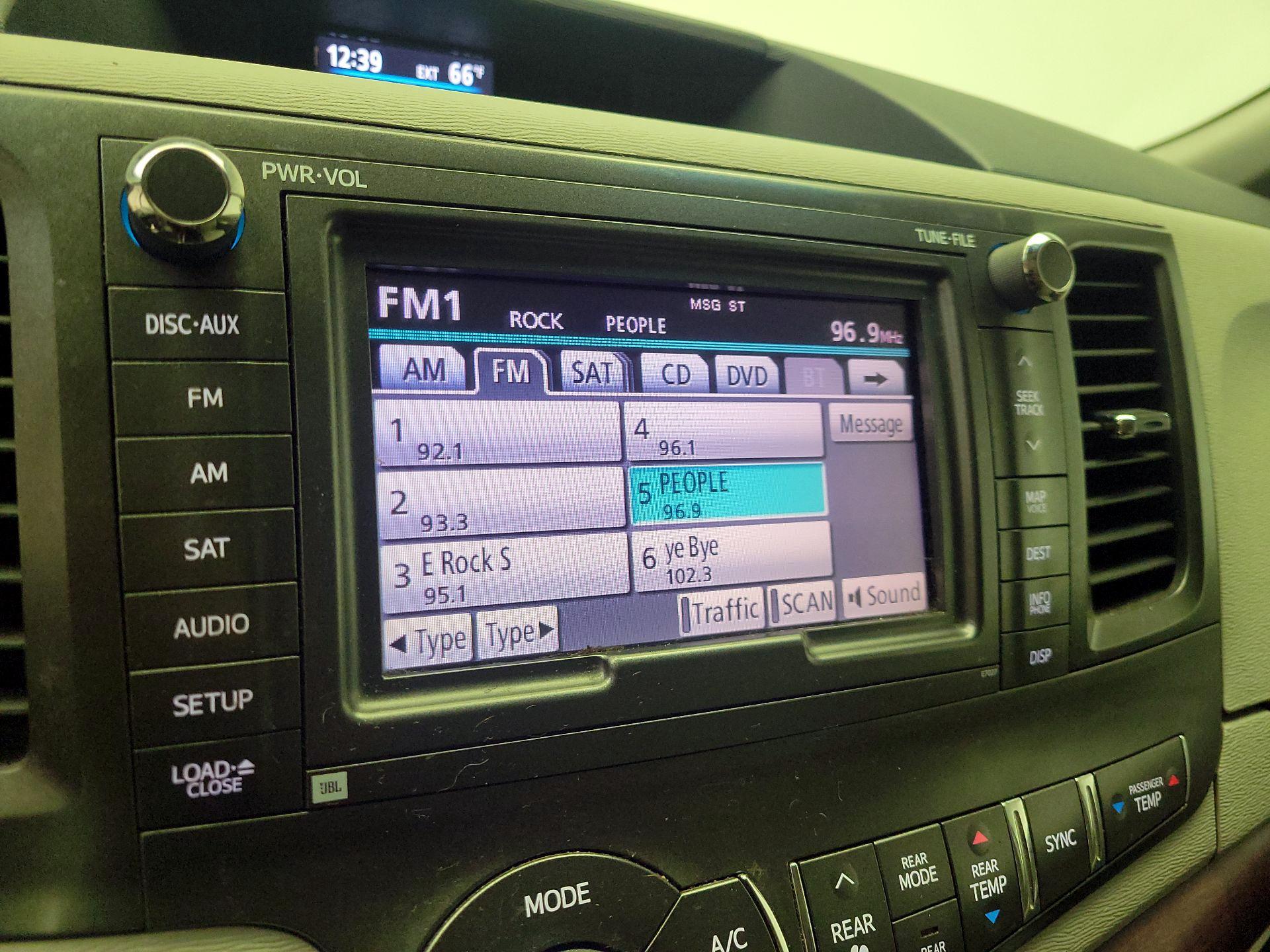 Thumbnail: 2013 Toyota Sienna - 15