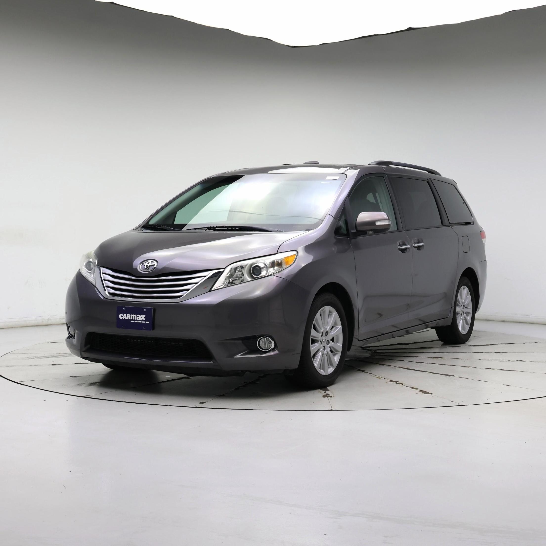 Thumbnail: 2013 Toyota Sienna - 4