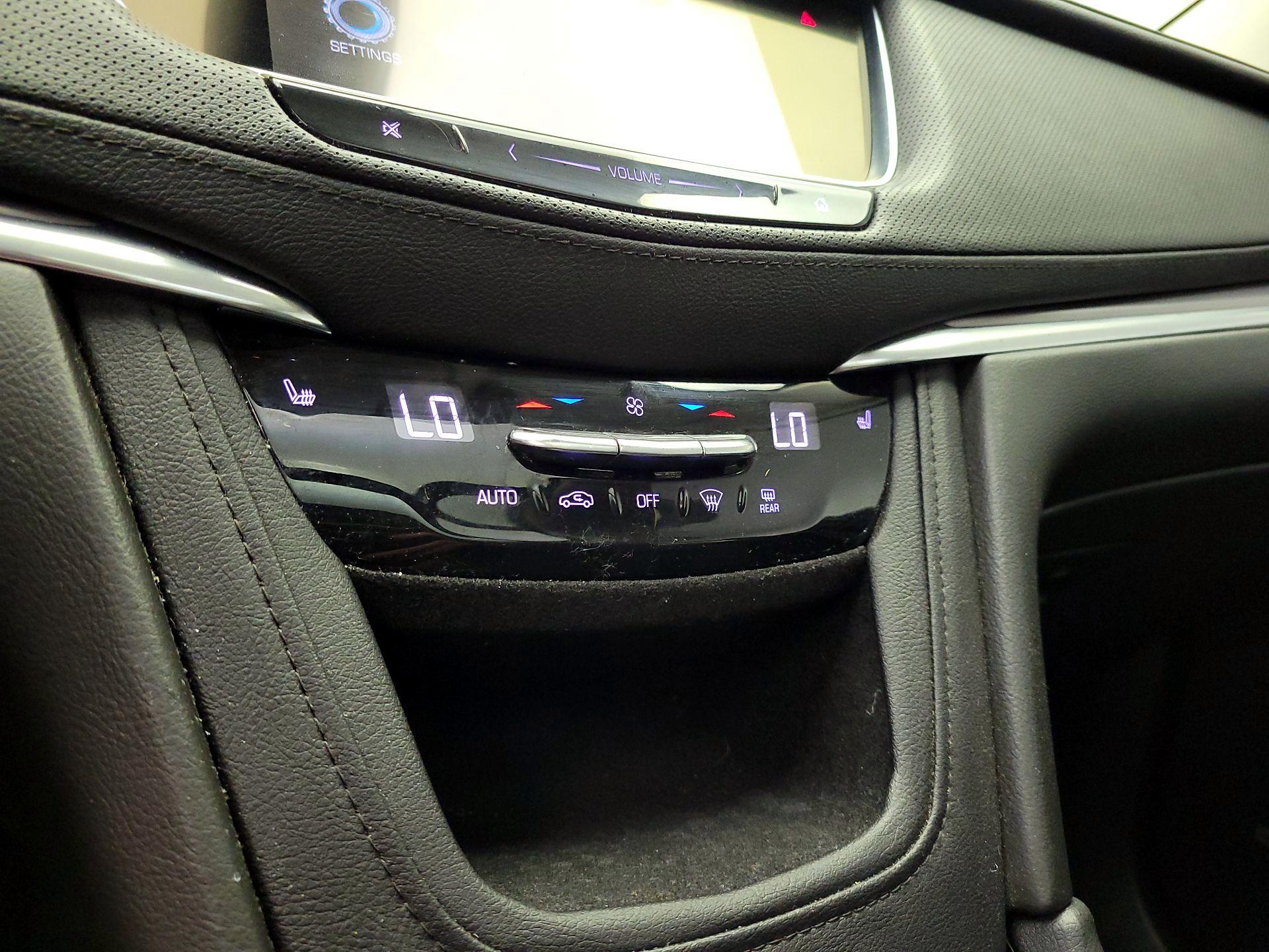 Thumbnail: 2019 Cadillac XT5 - 16